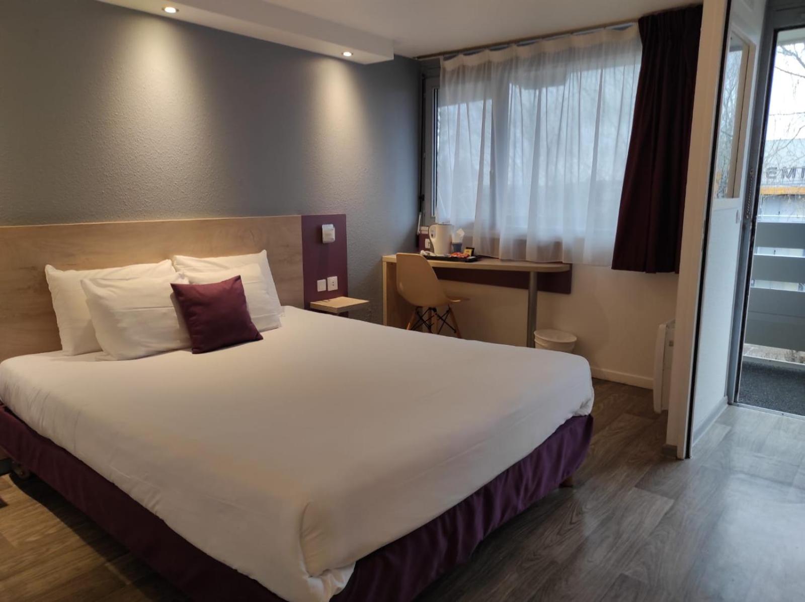 Double Room - Photo 2