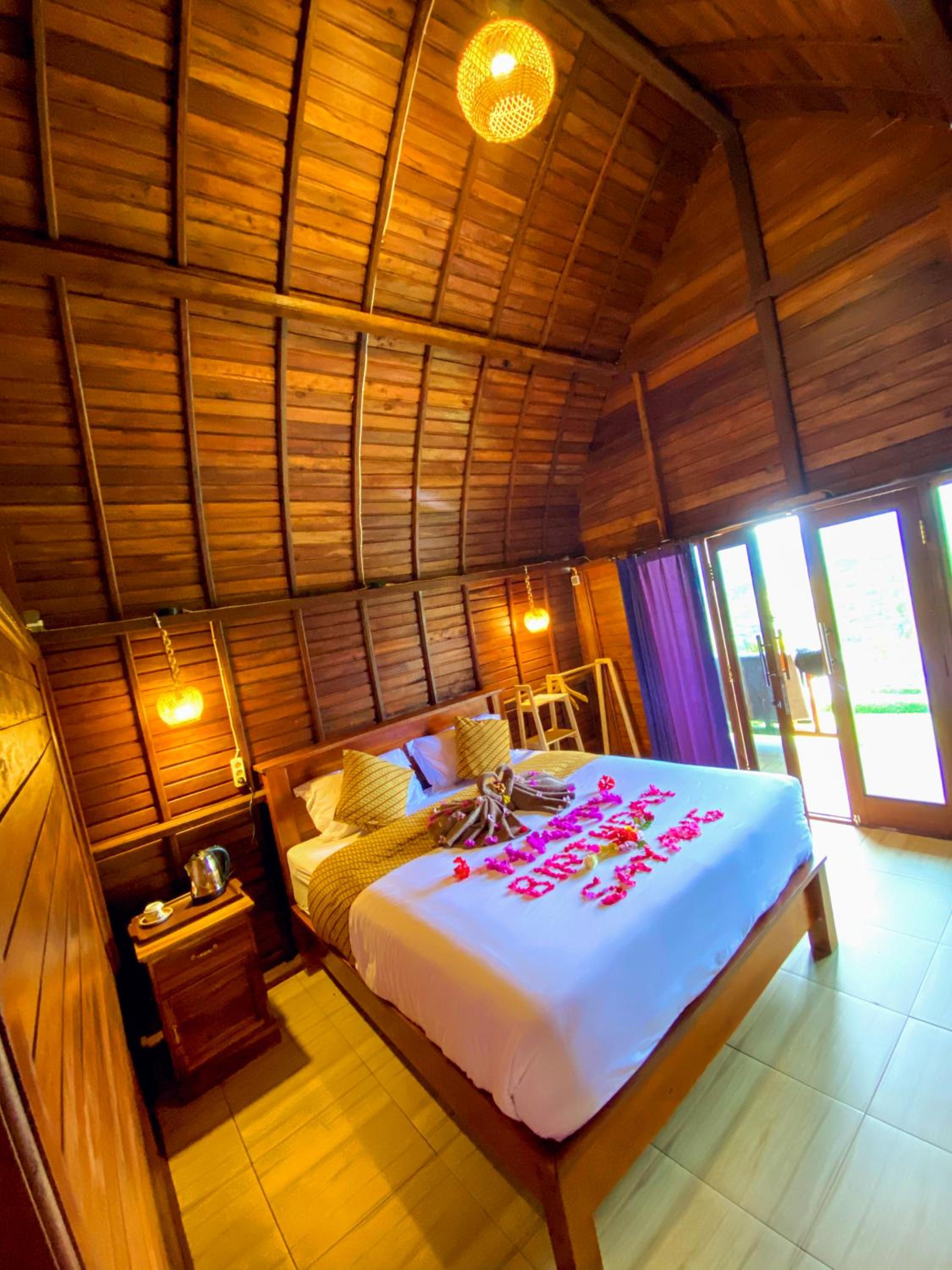 Double Room with Lake View - Photo 4