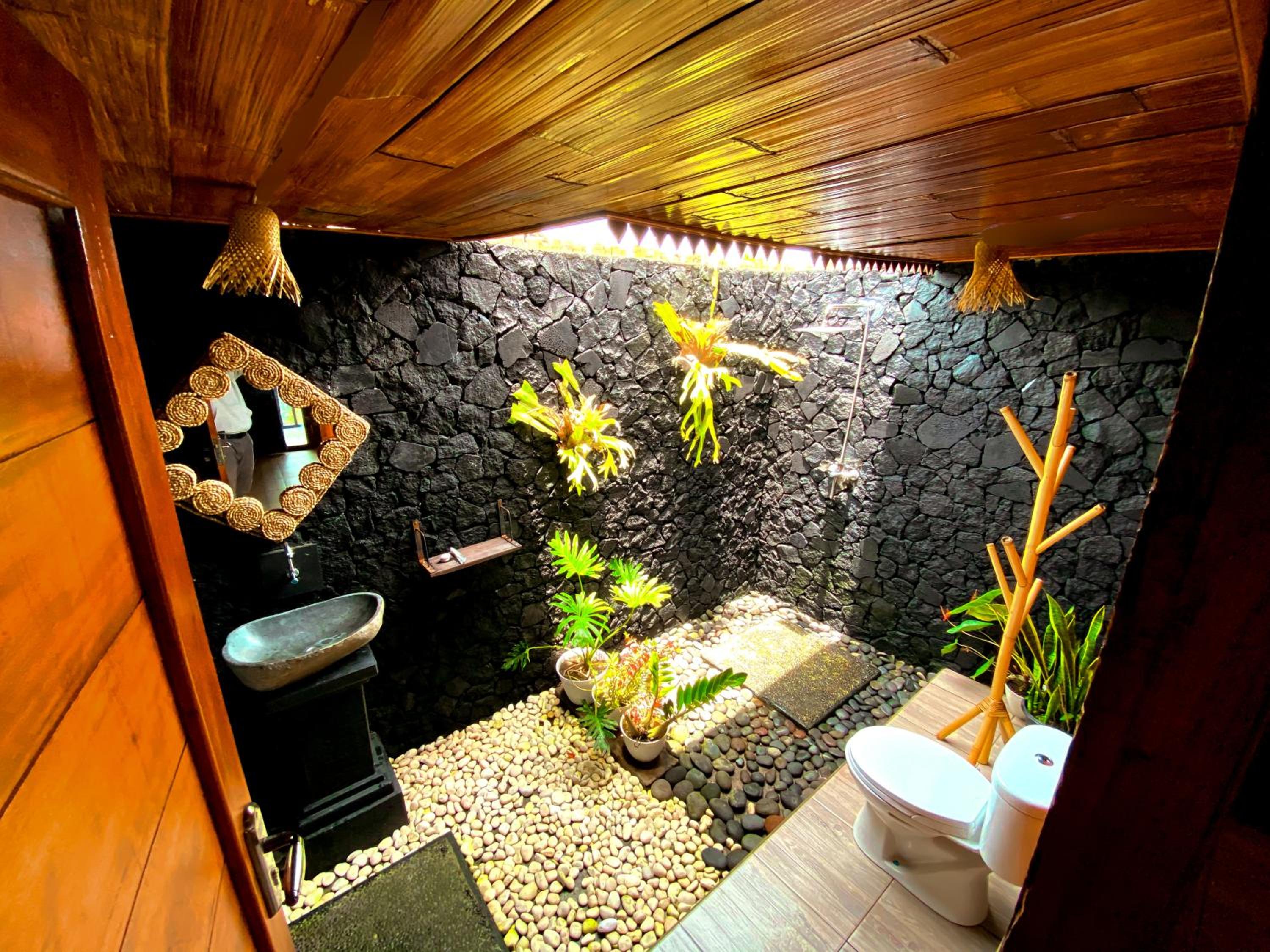 Double Room with Lake View - Photo 5