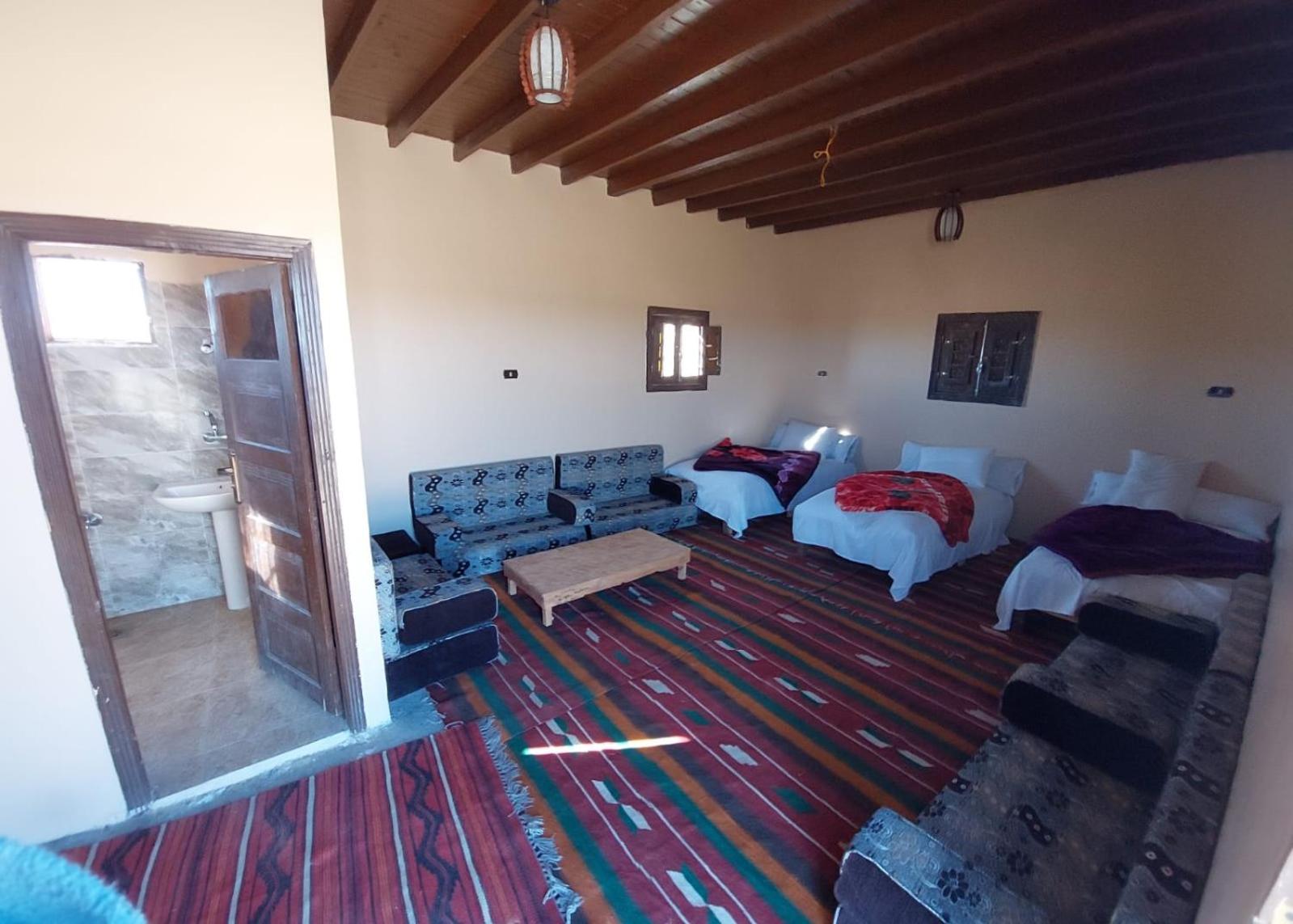 Family Room with Private Bathroom - Photo 2
