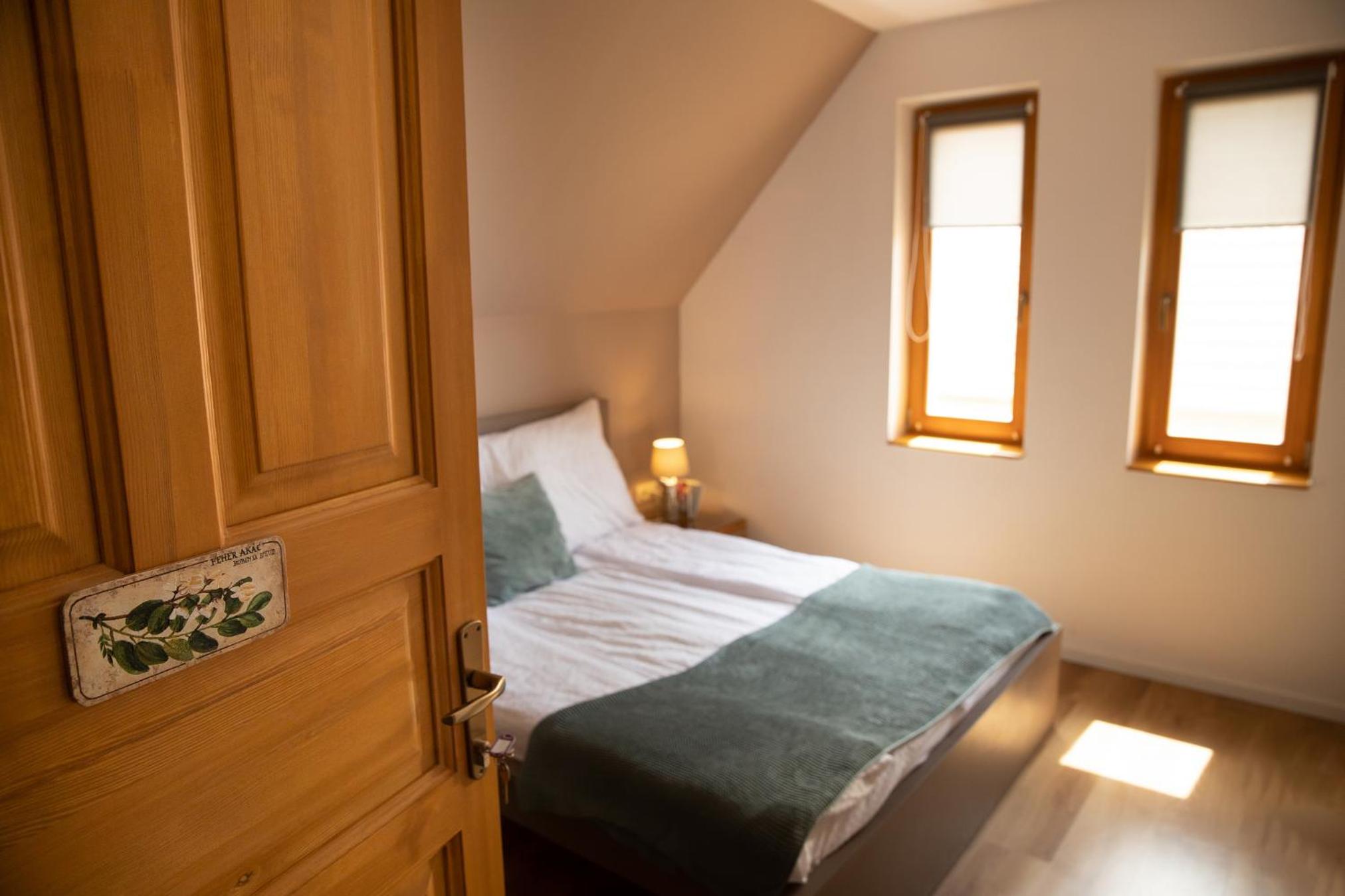 Standard Double or Twin Room photo 1