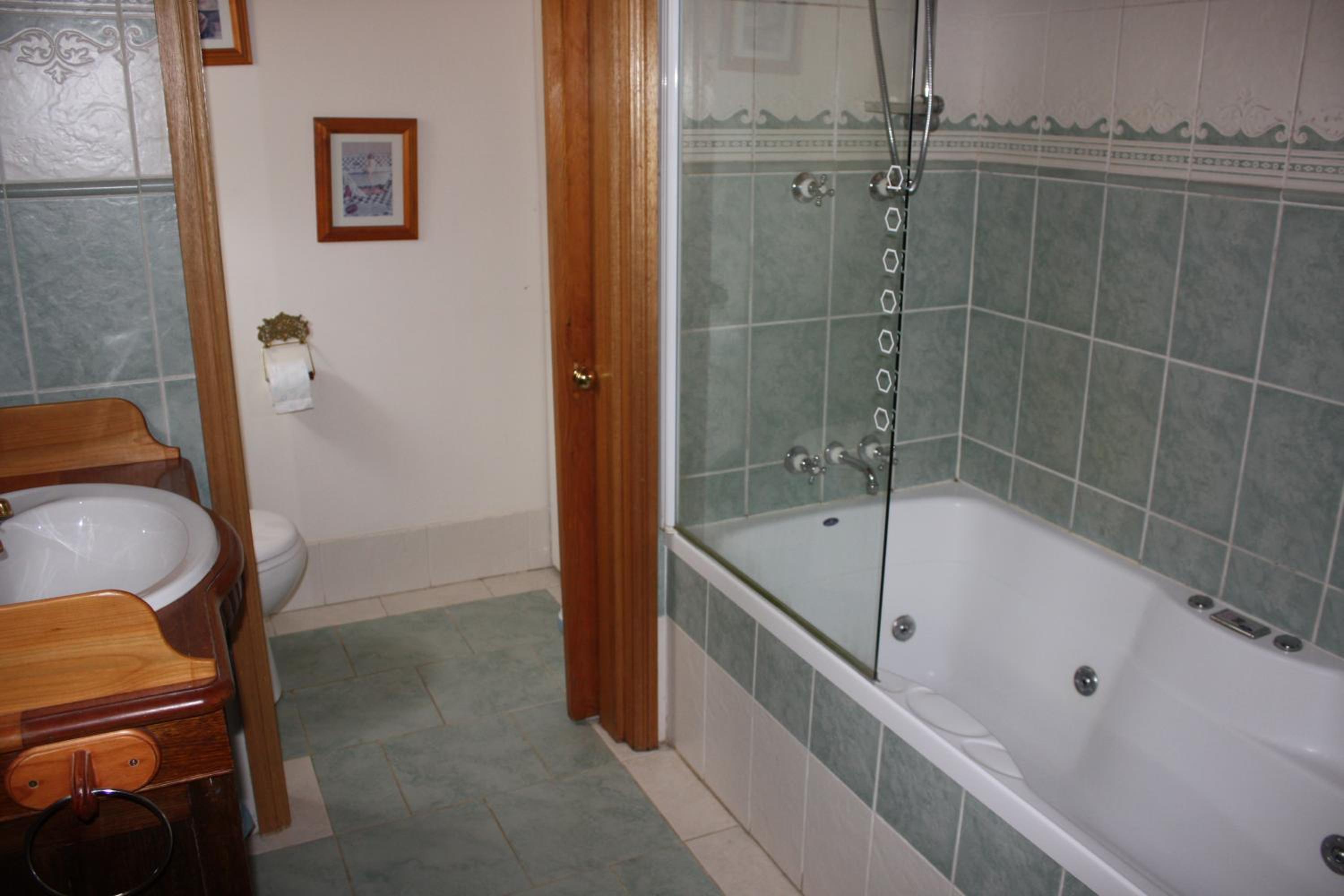 The Corner Cottage - Photo 3