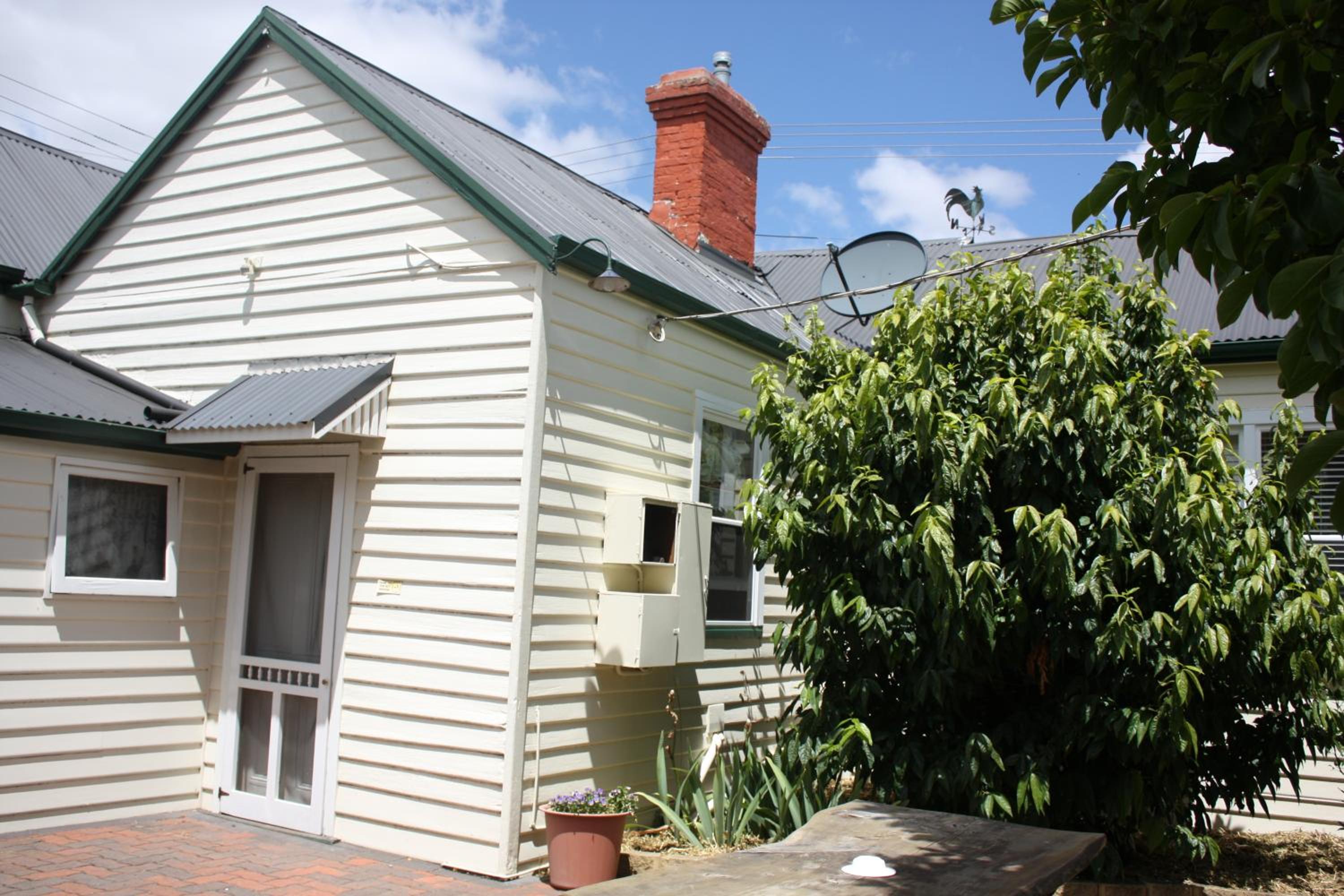 The Corner Cottage - Photo 10