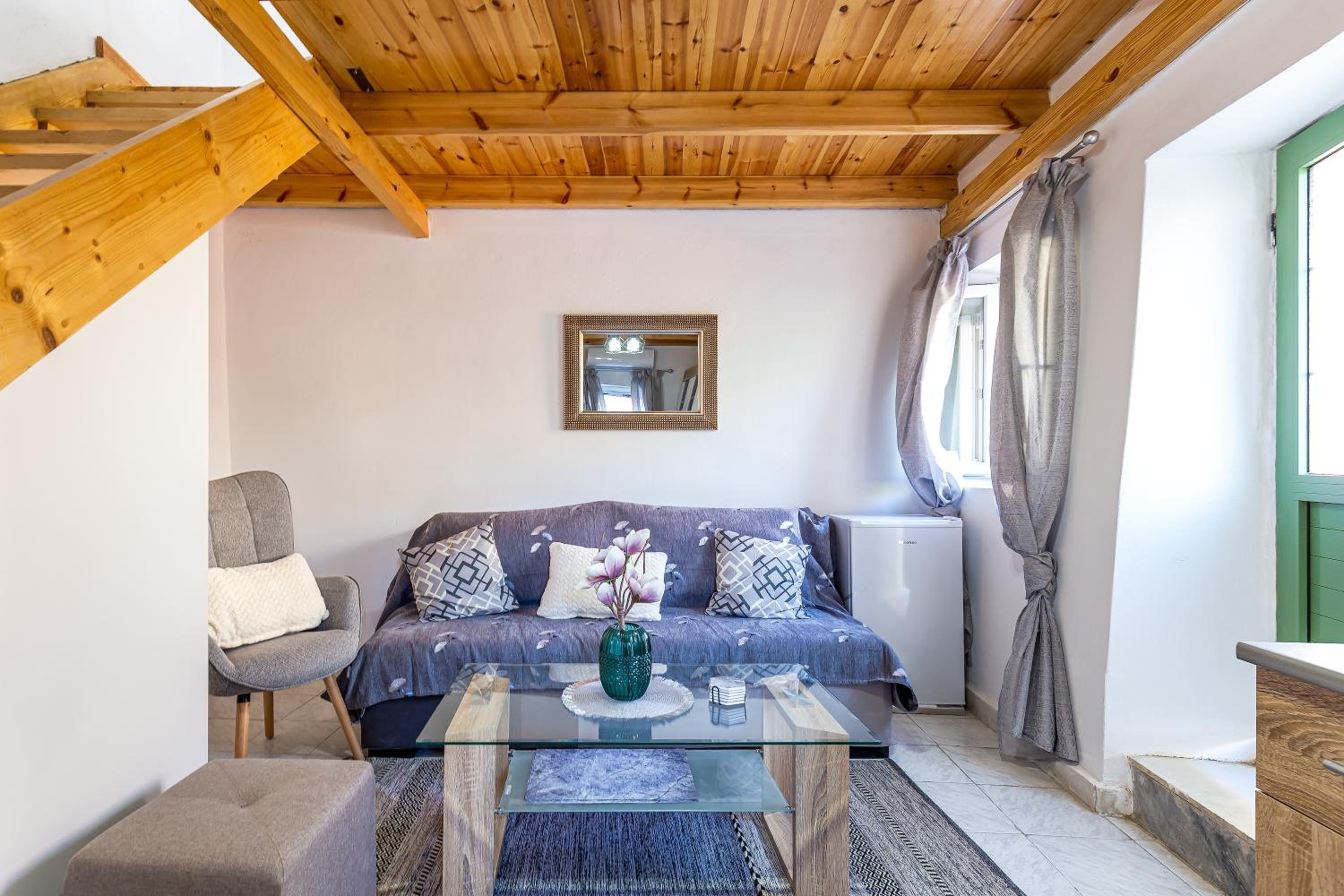 One-Bedroom House photo 1