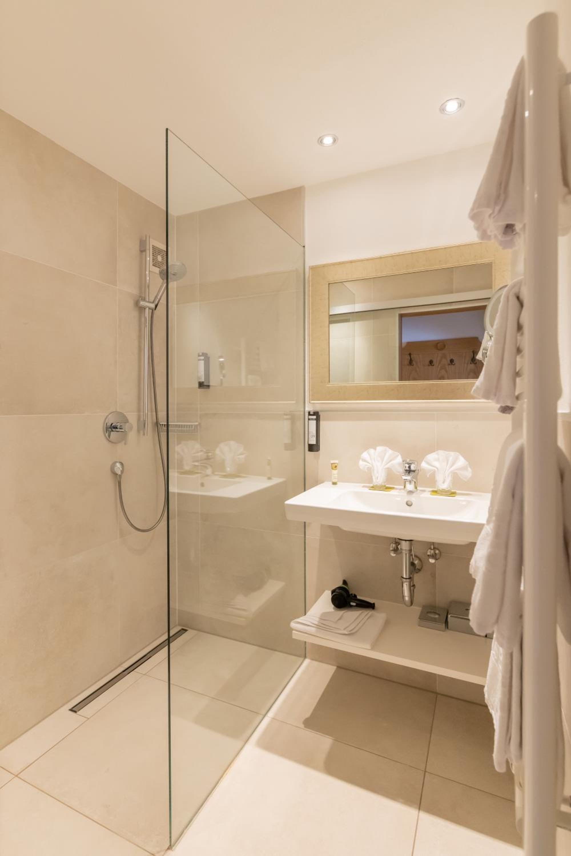 Small Double Room - Photo 4