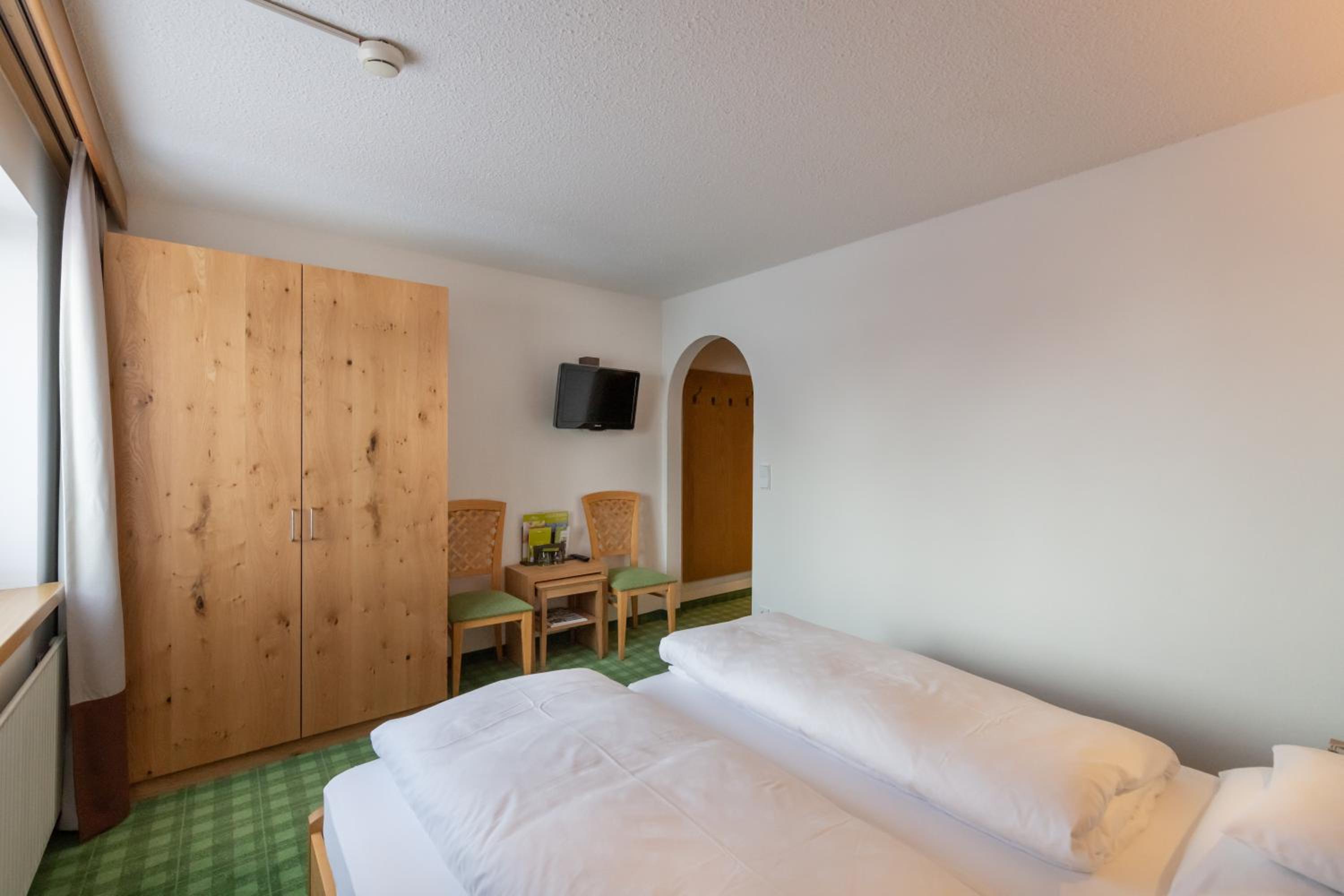 Small Double Room - Photo 2