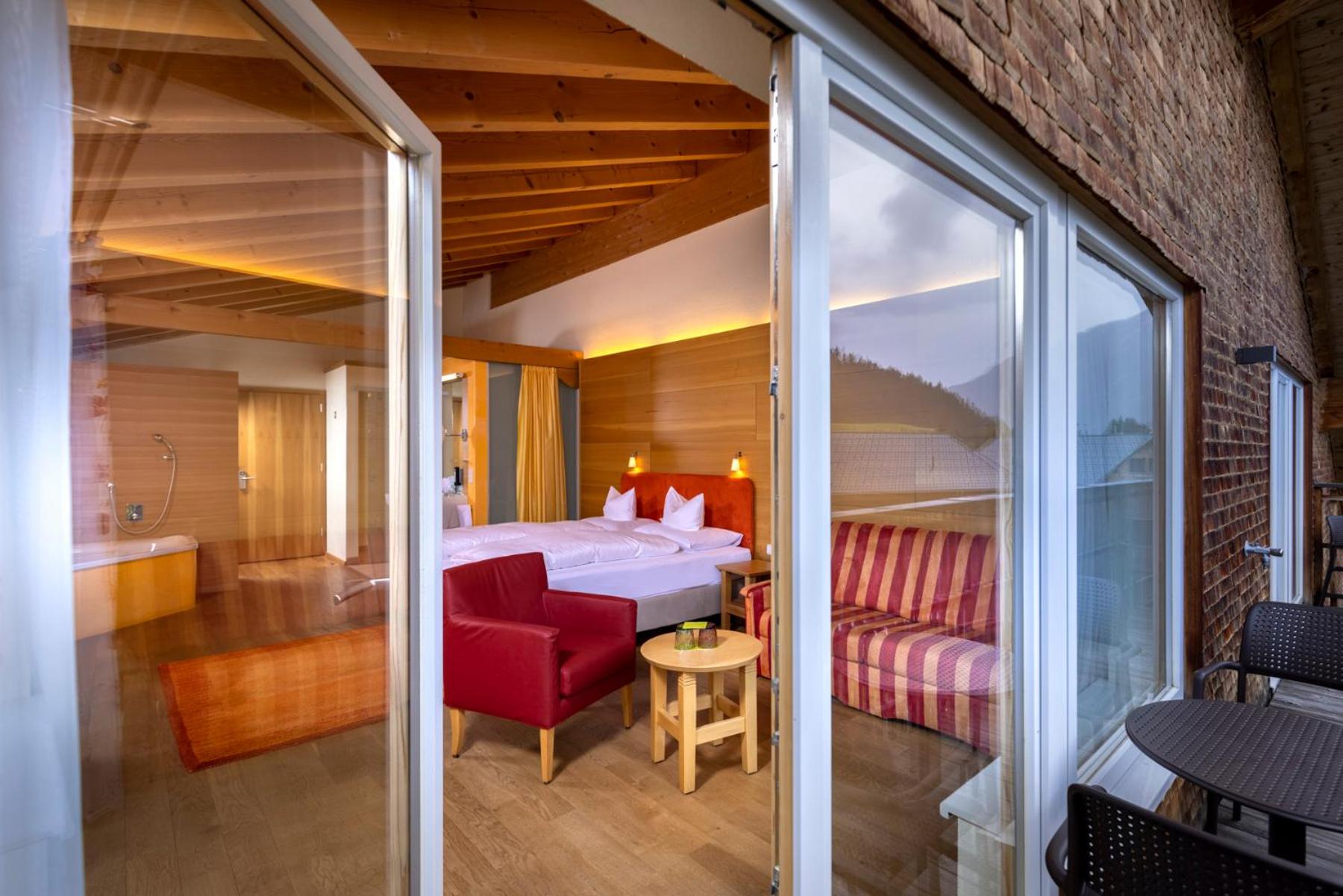 Superior Suite - Photo 6