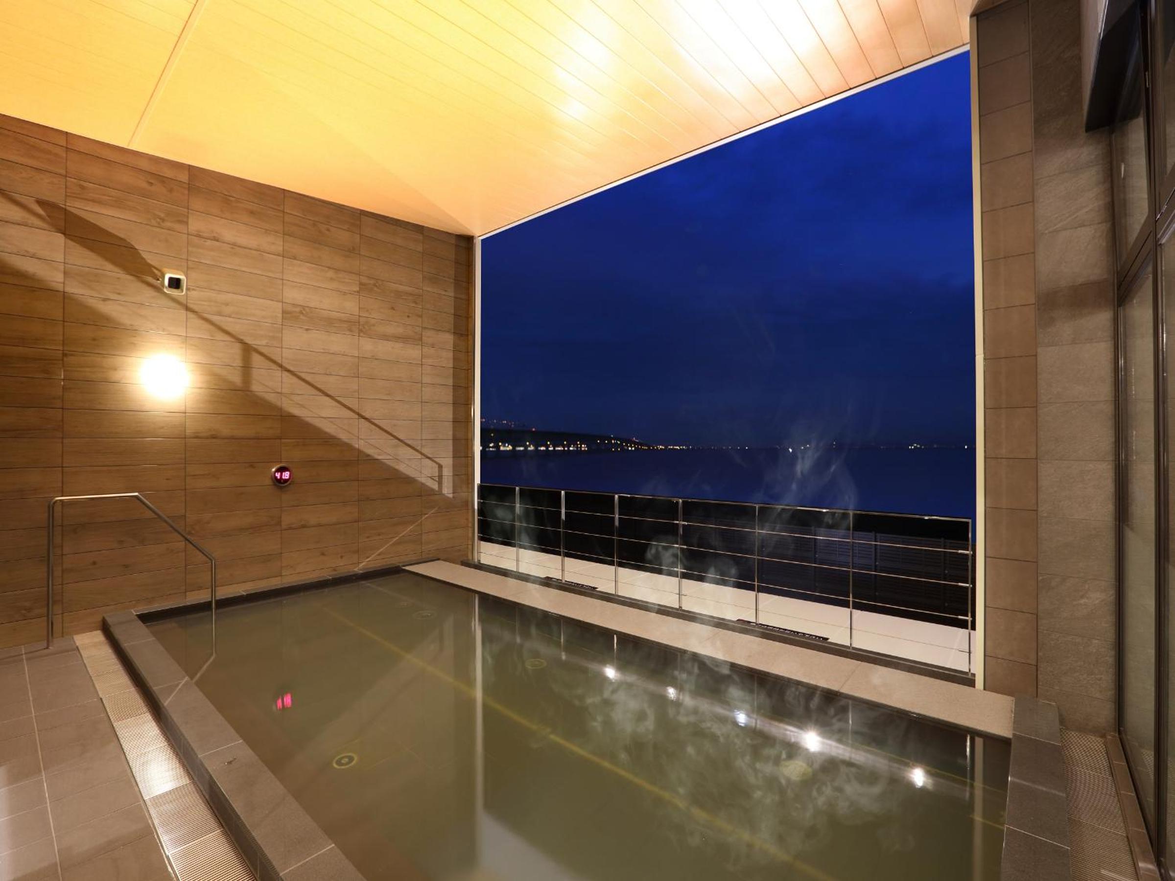 Deluxe Twin Room with Ocean View - Photo 10