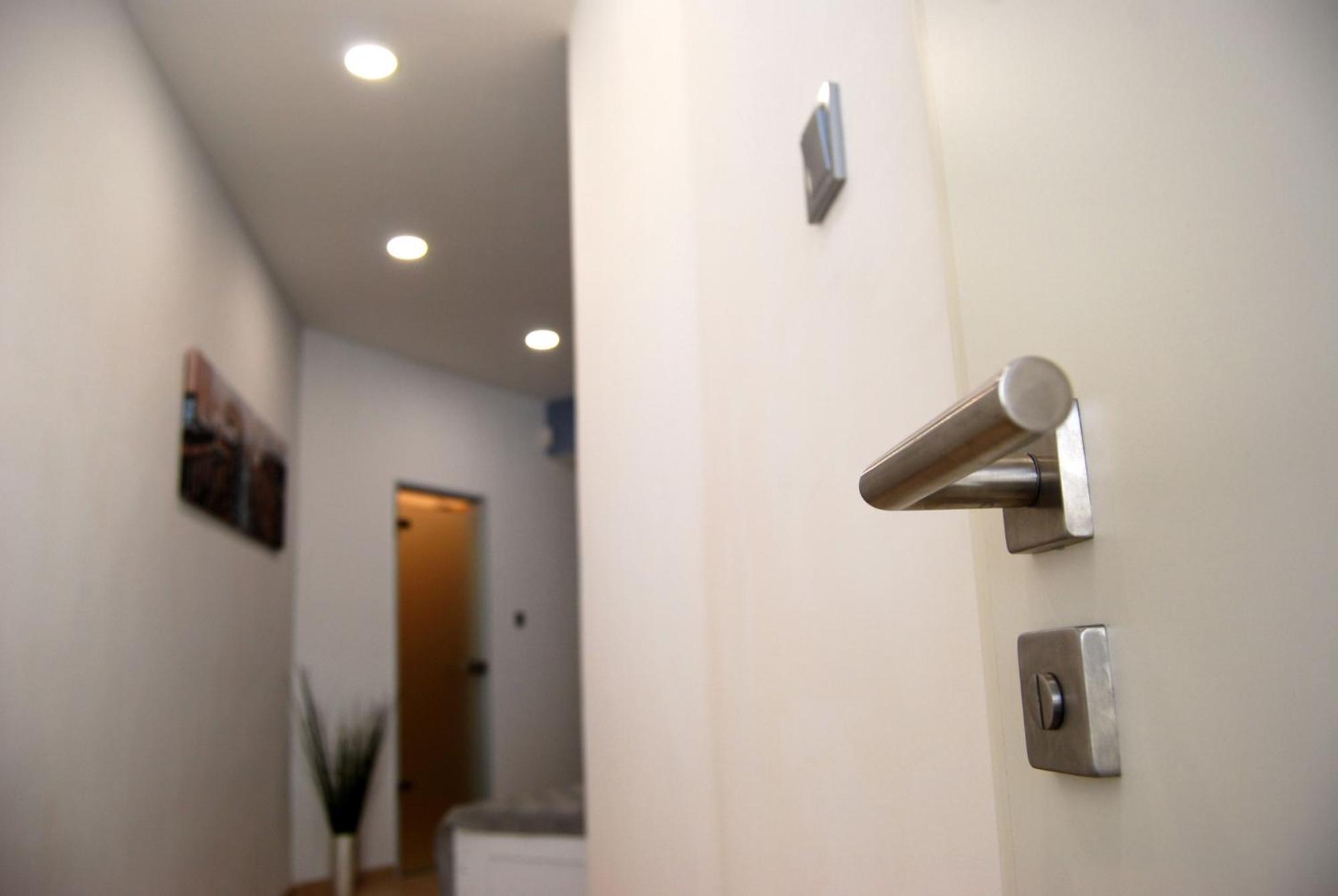 Apartment with Balcony - Photo 19