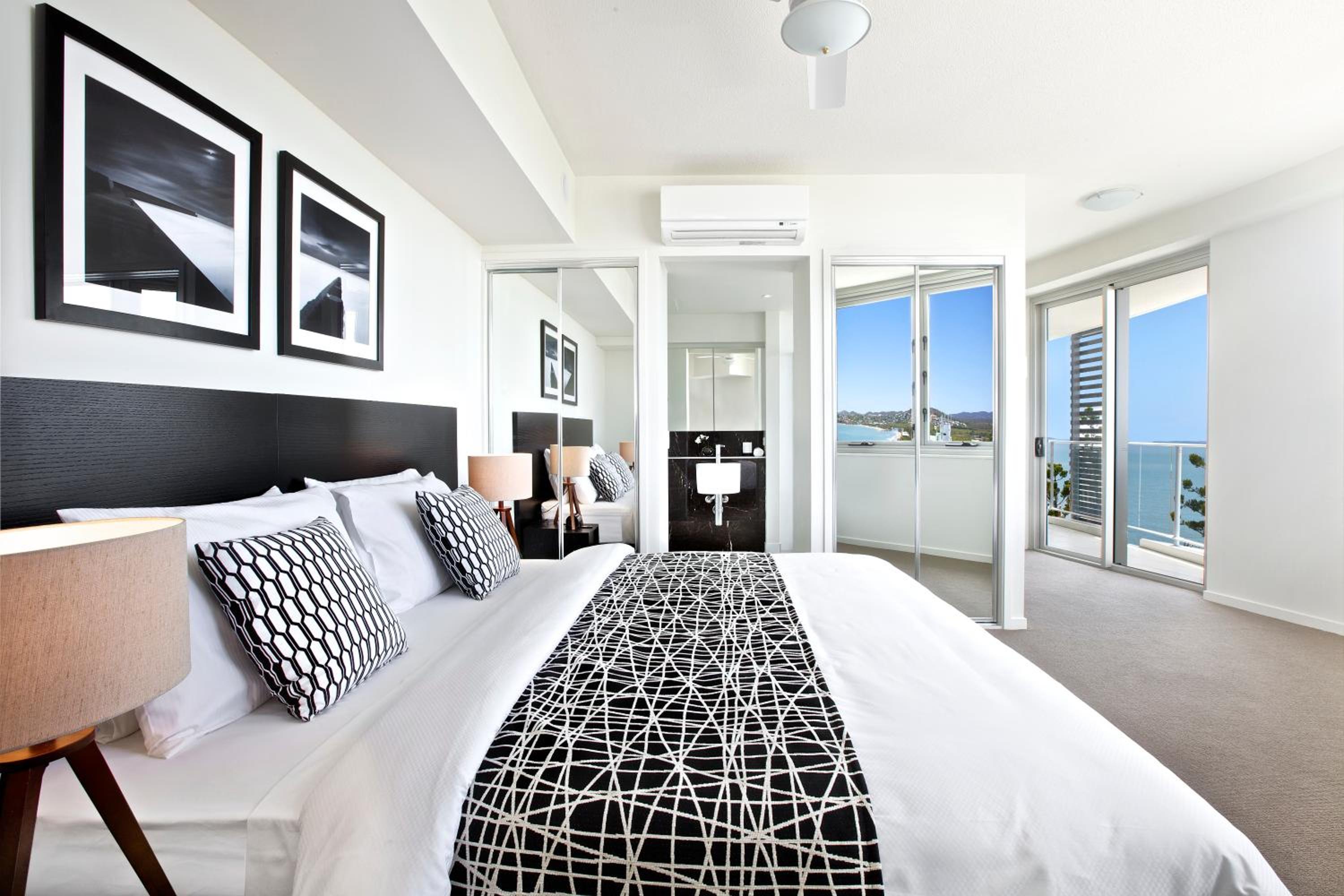 3 Bedroom Apartment Water Views