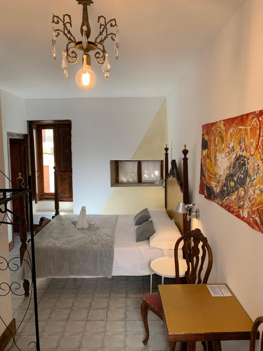 Double Room with Private Bathroom photo 3