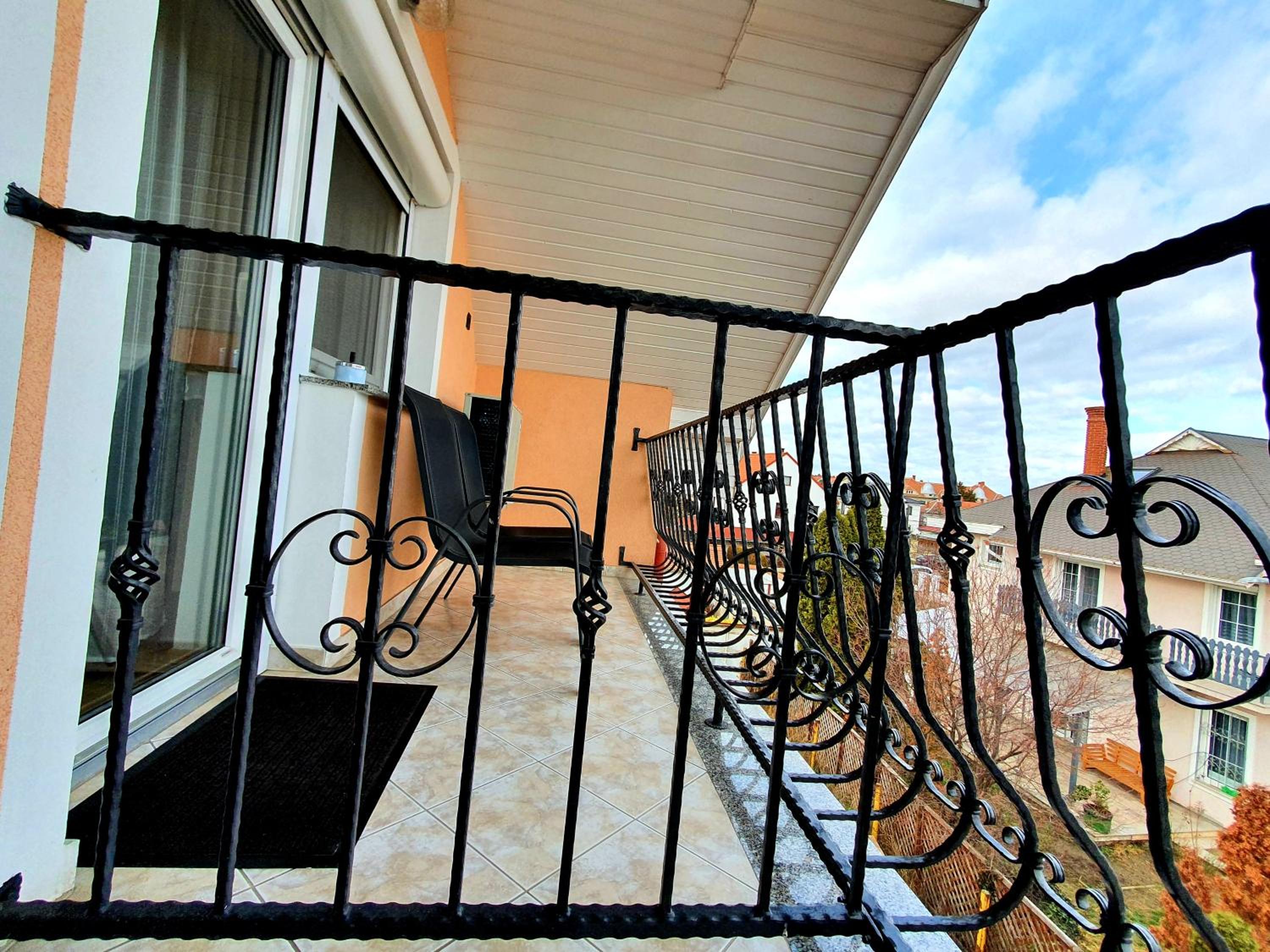 Standard Double or Twin Room with Balcony - Photo 2