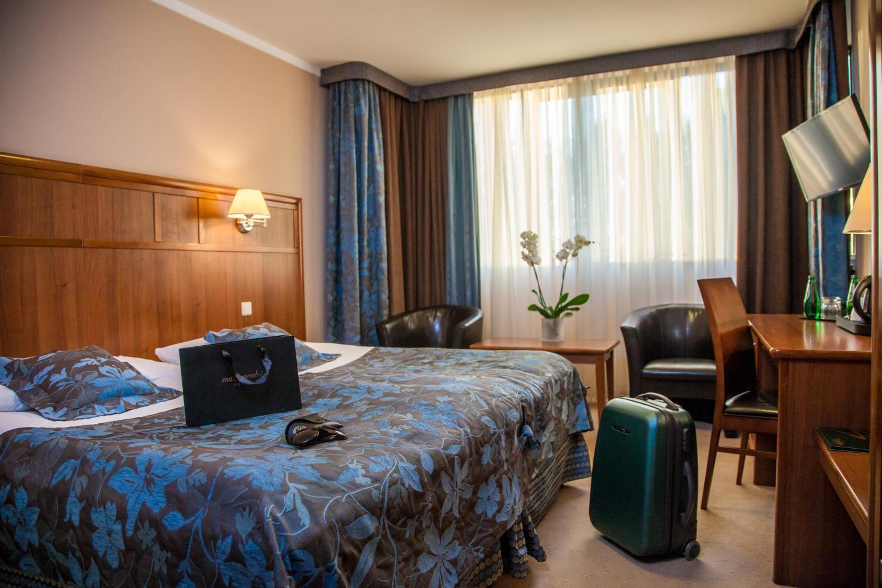 Double or Twin Room - Photo 4