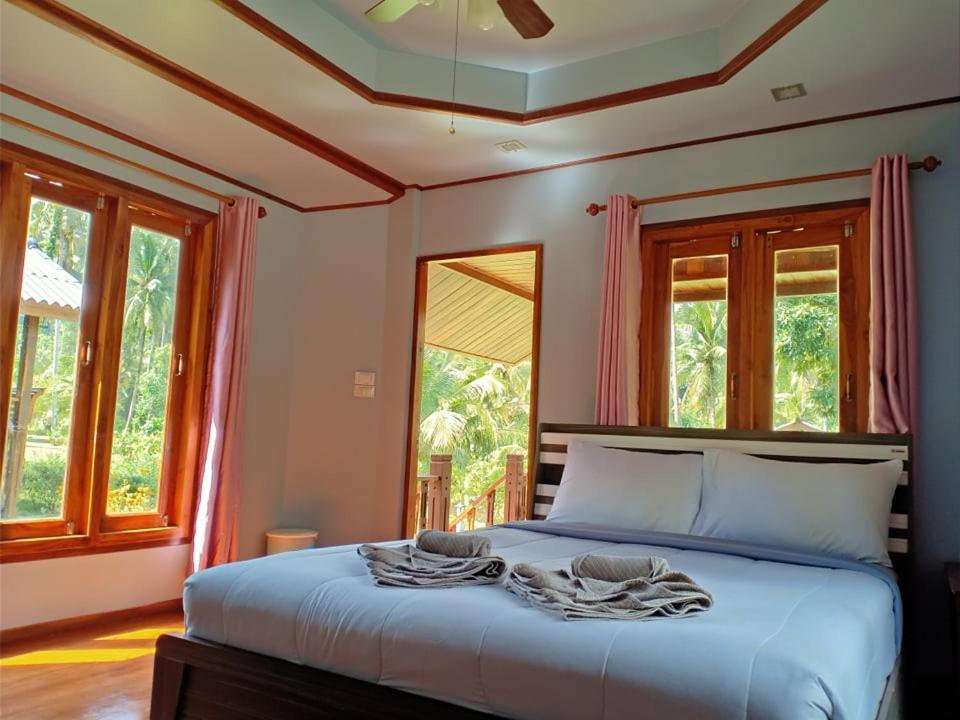 Bungalow with Garden View photo 3