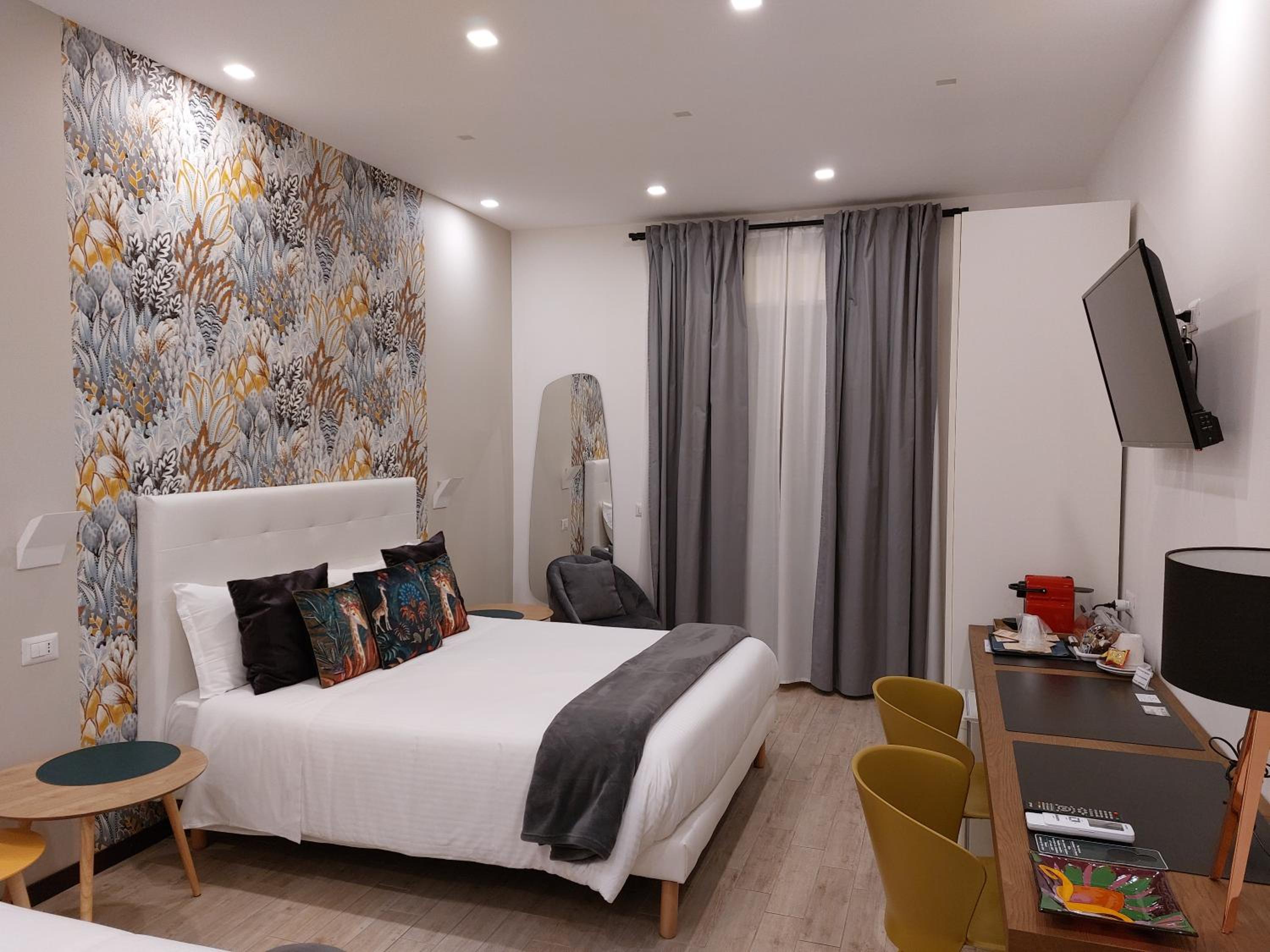 Deluxe Suite photo 2