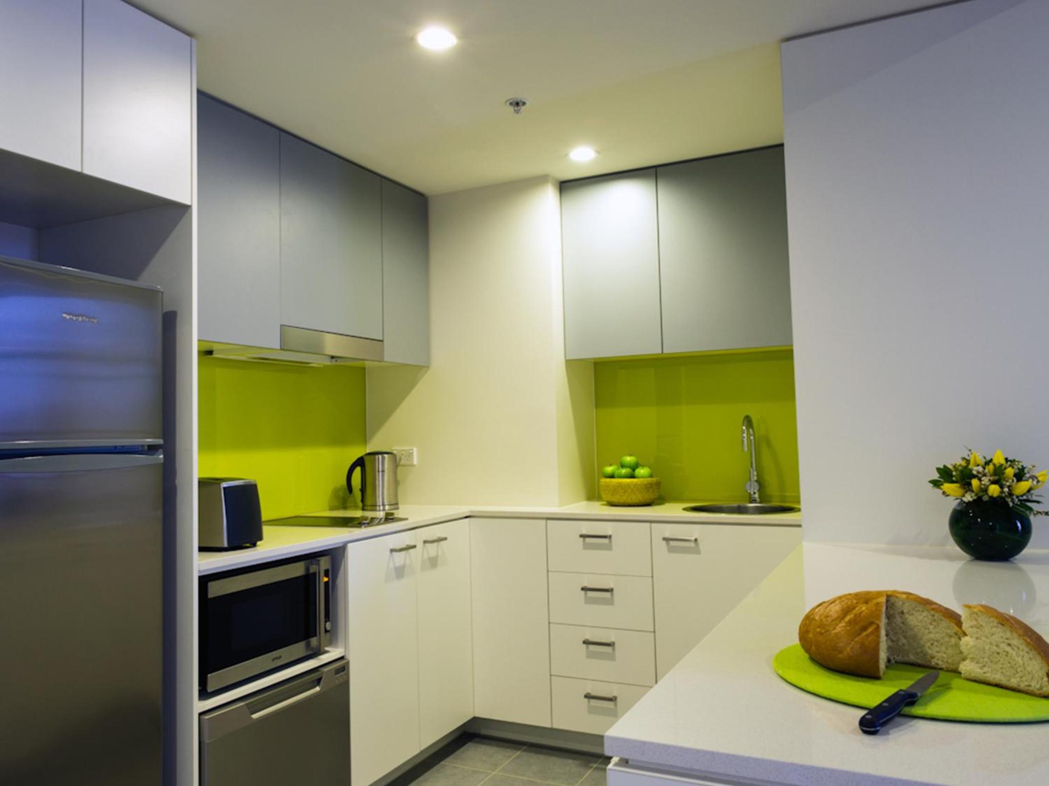Deluxe One-Bedroom Apartment - Photo 4