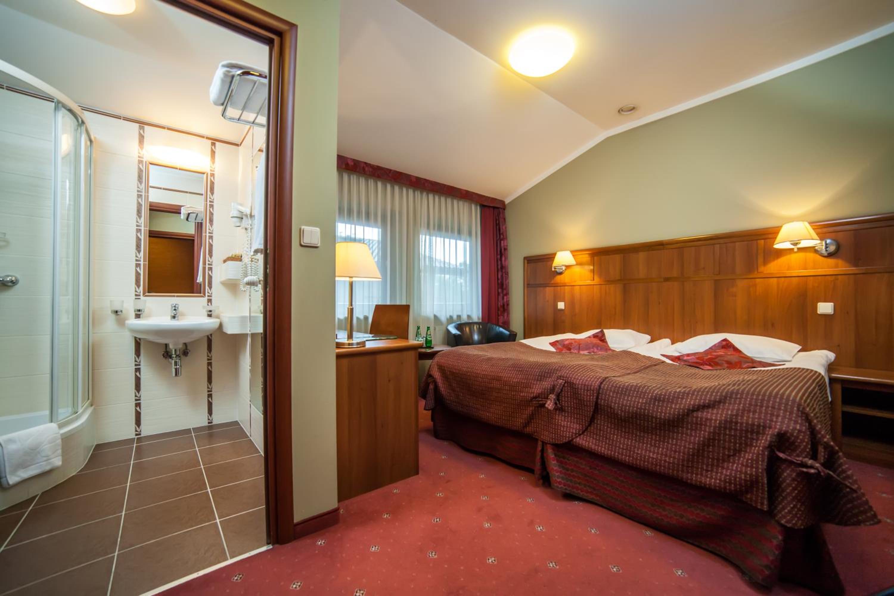 Double or Twin Room - Photo 3