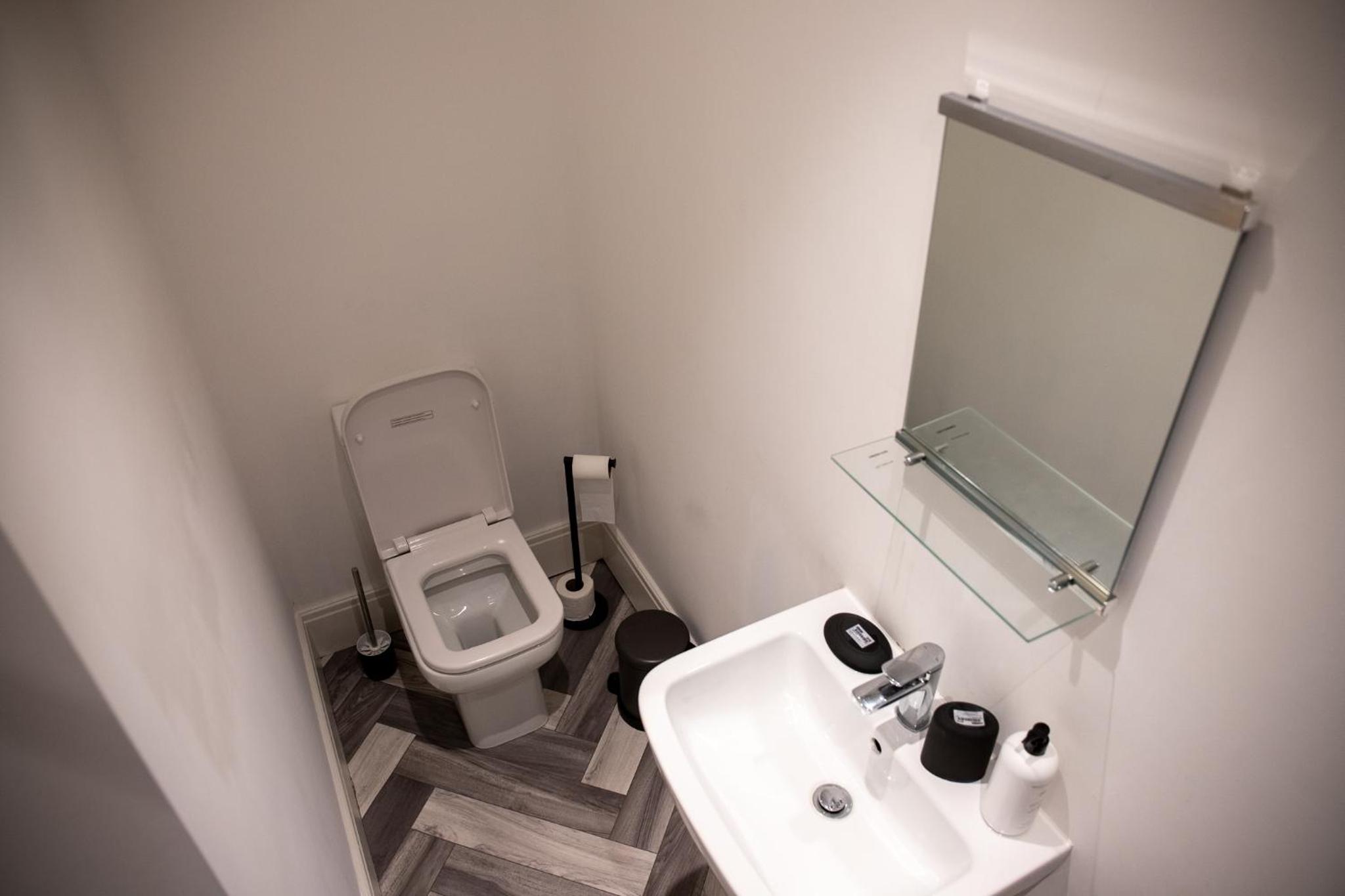 One-Bedroom Apartment - Photo 20