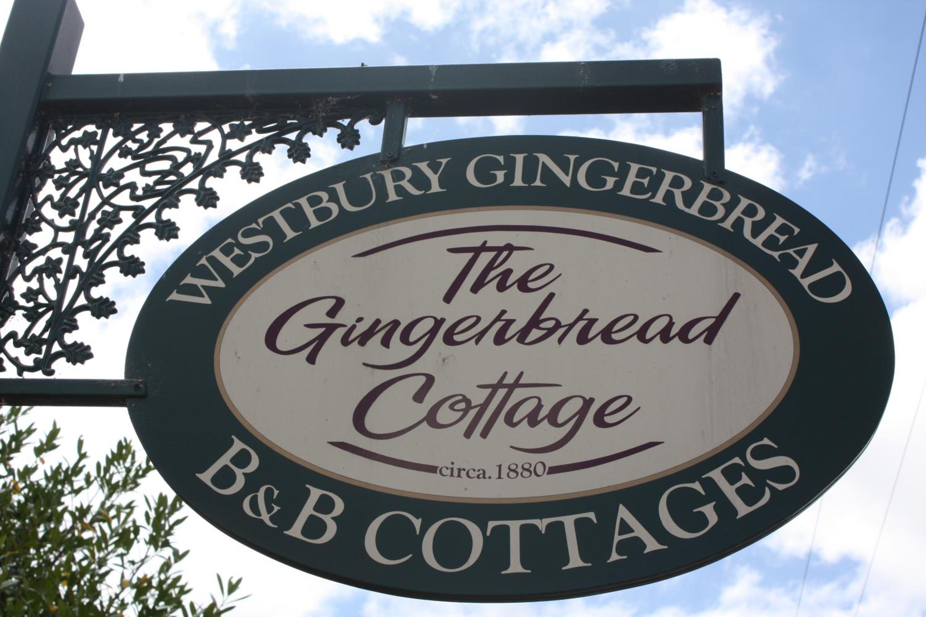 The Gingerbread Cottage - Photo 7