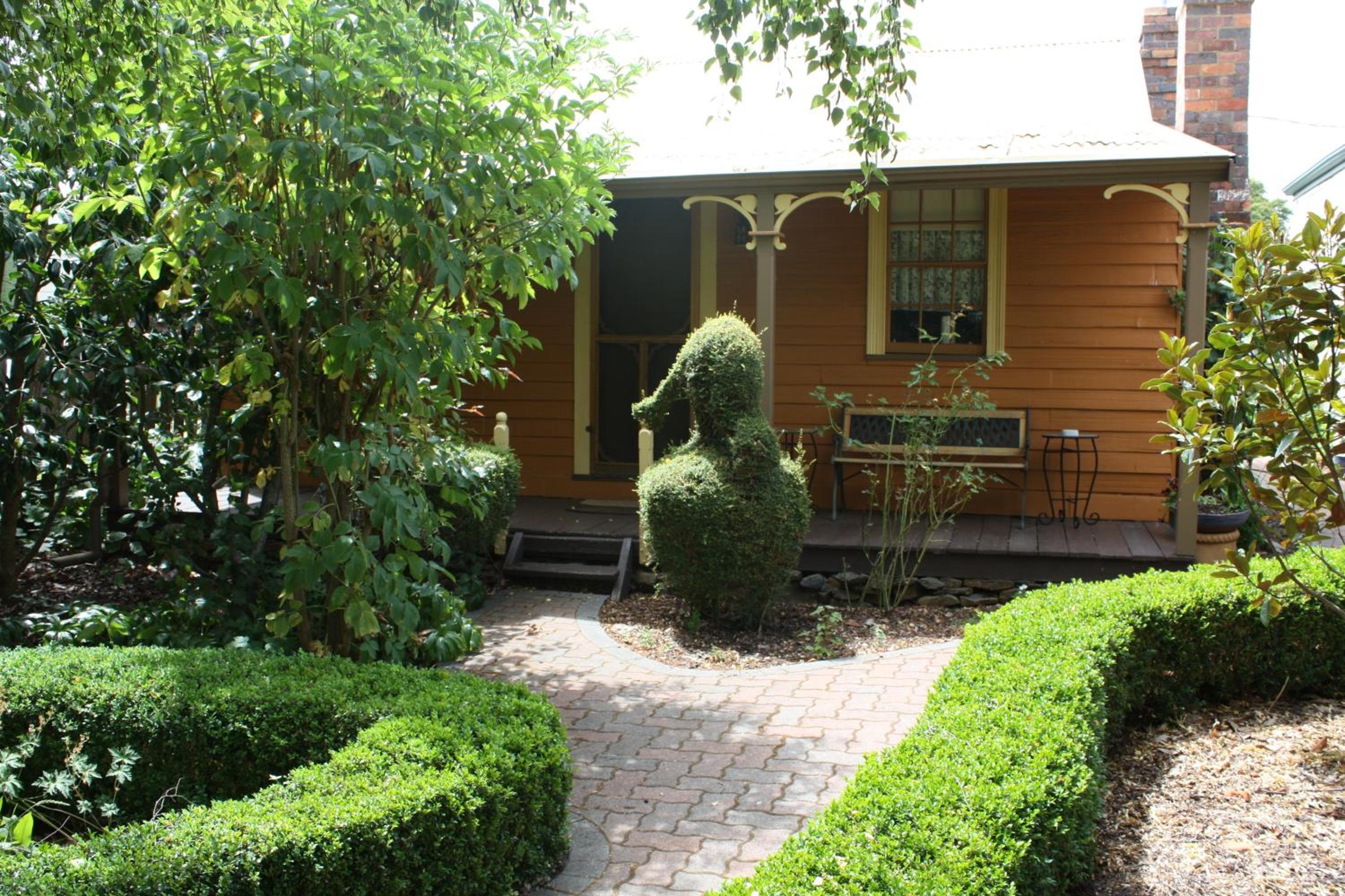 The Gingerbread Cottage - Photo 8