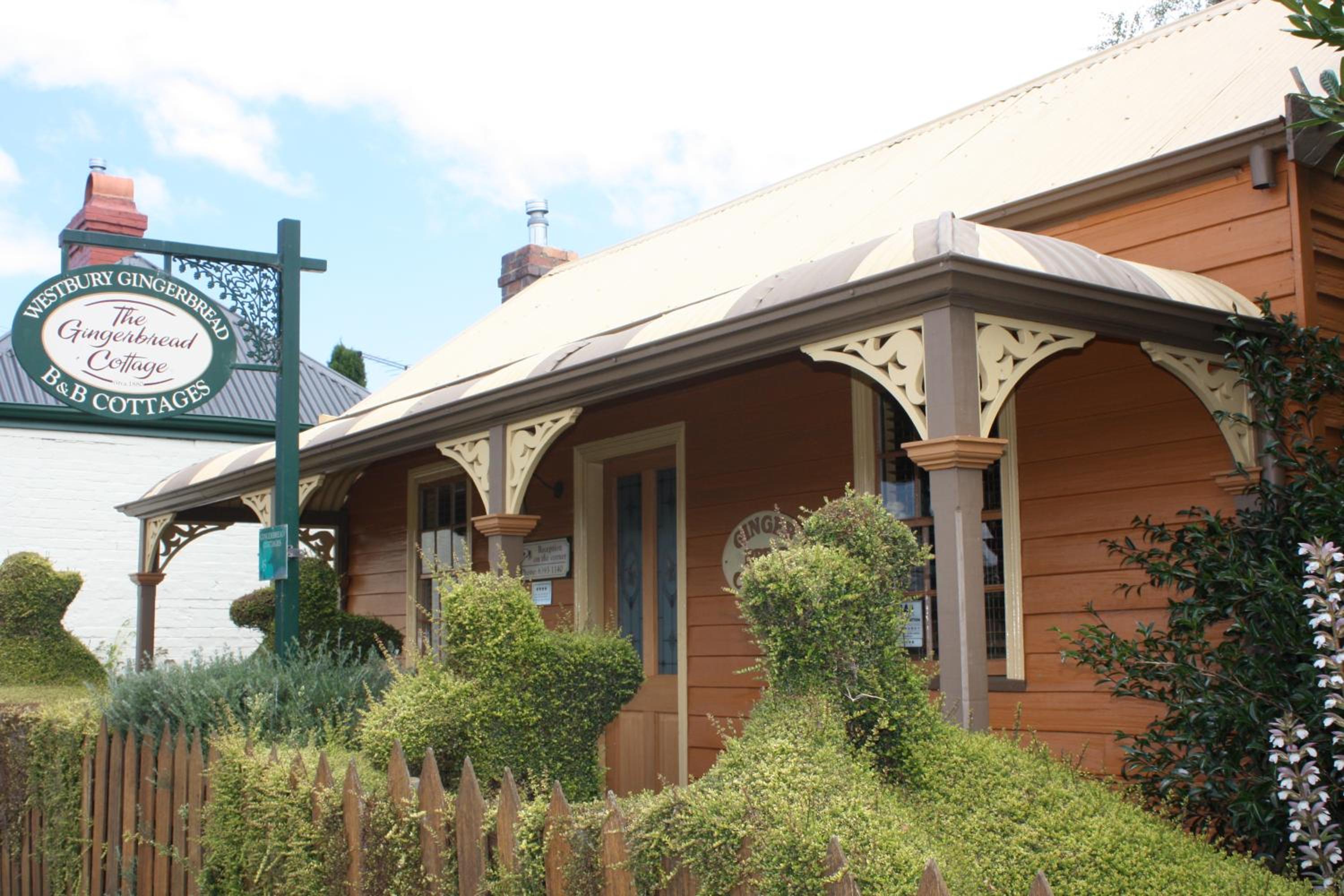 The Gingerbread Cottage - Photo 2