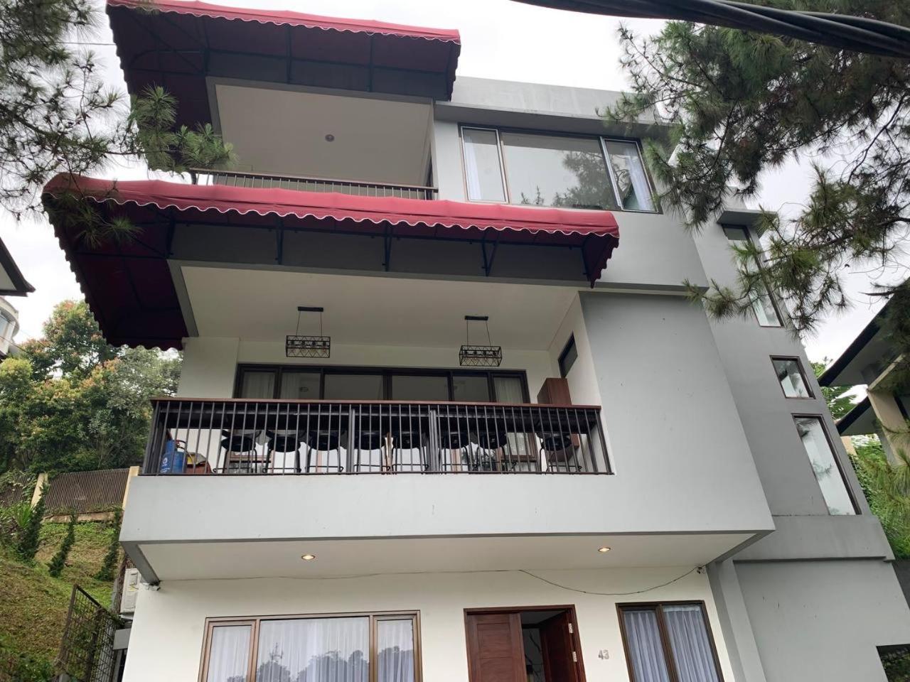 Villa - Photo 2