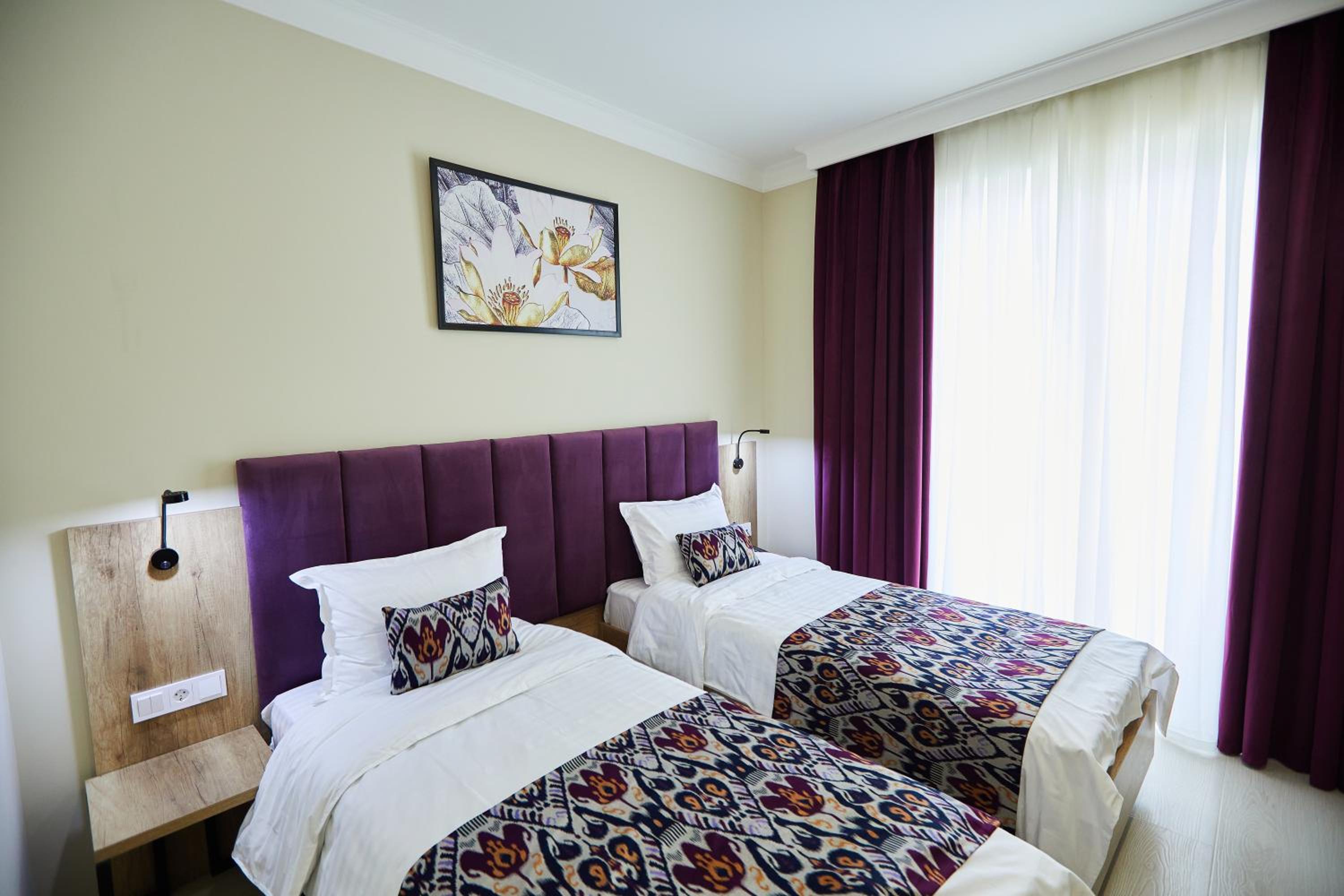 Standard Twin Room - Photo 3