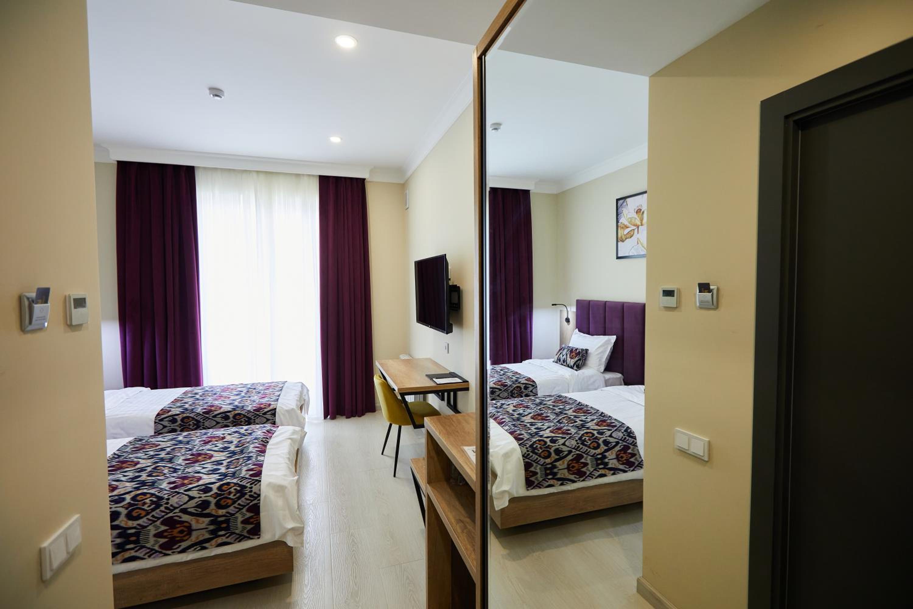 Standard Twin Room - Photo 4