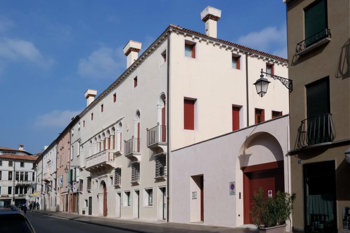 Apartment - Split Level