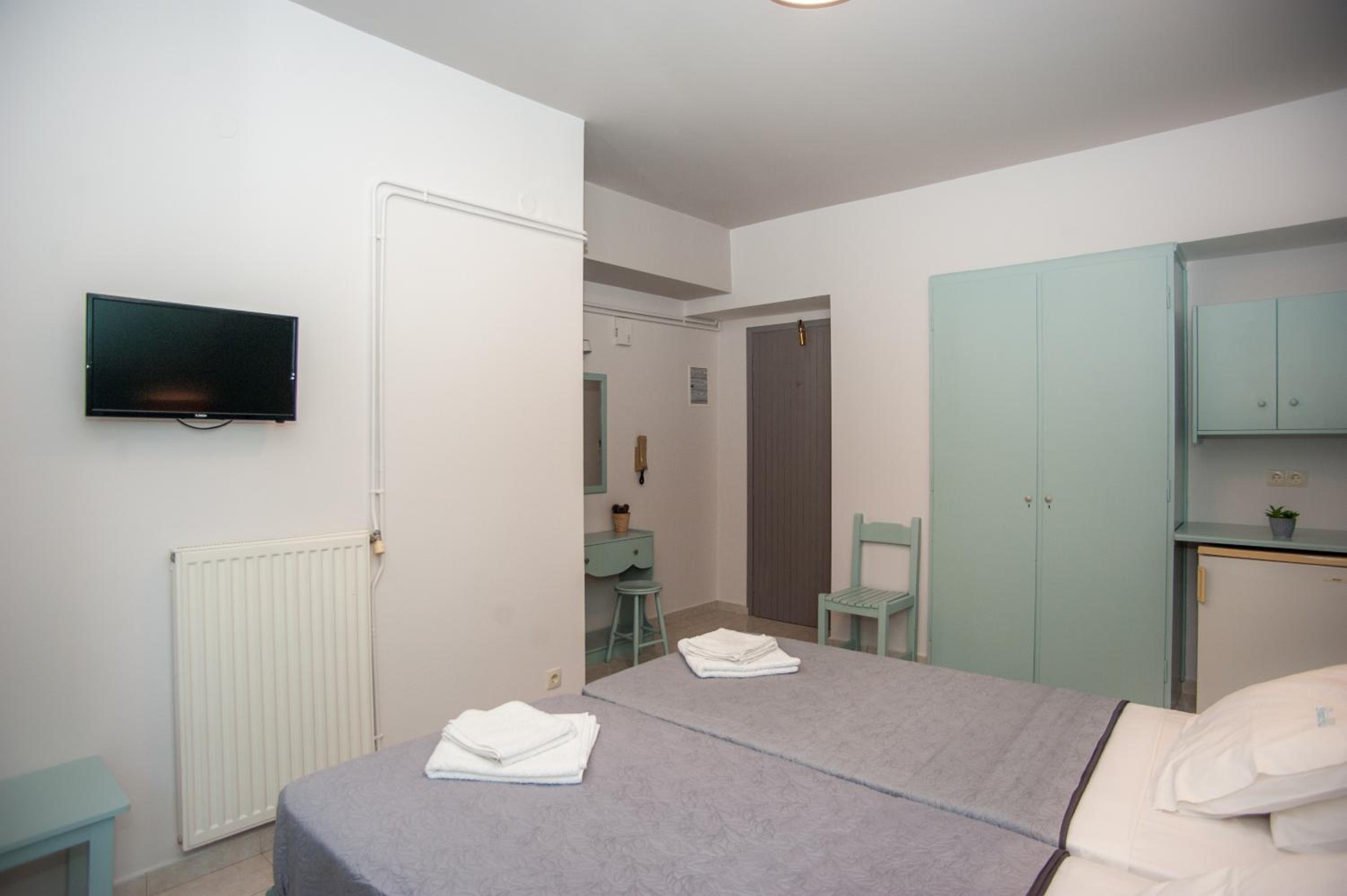 Budget Double Room - Photo 2