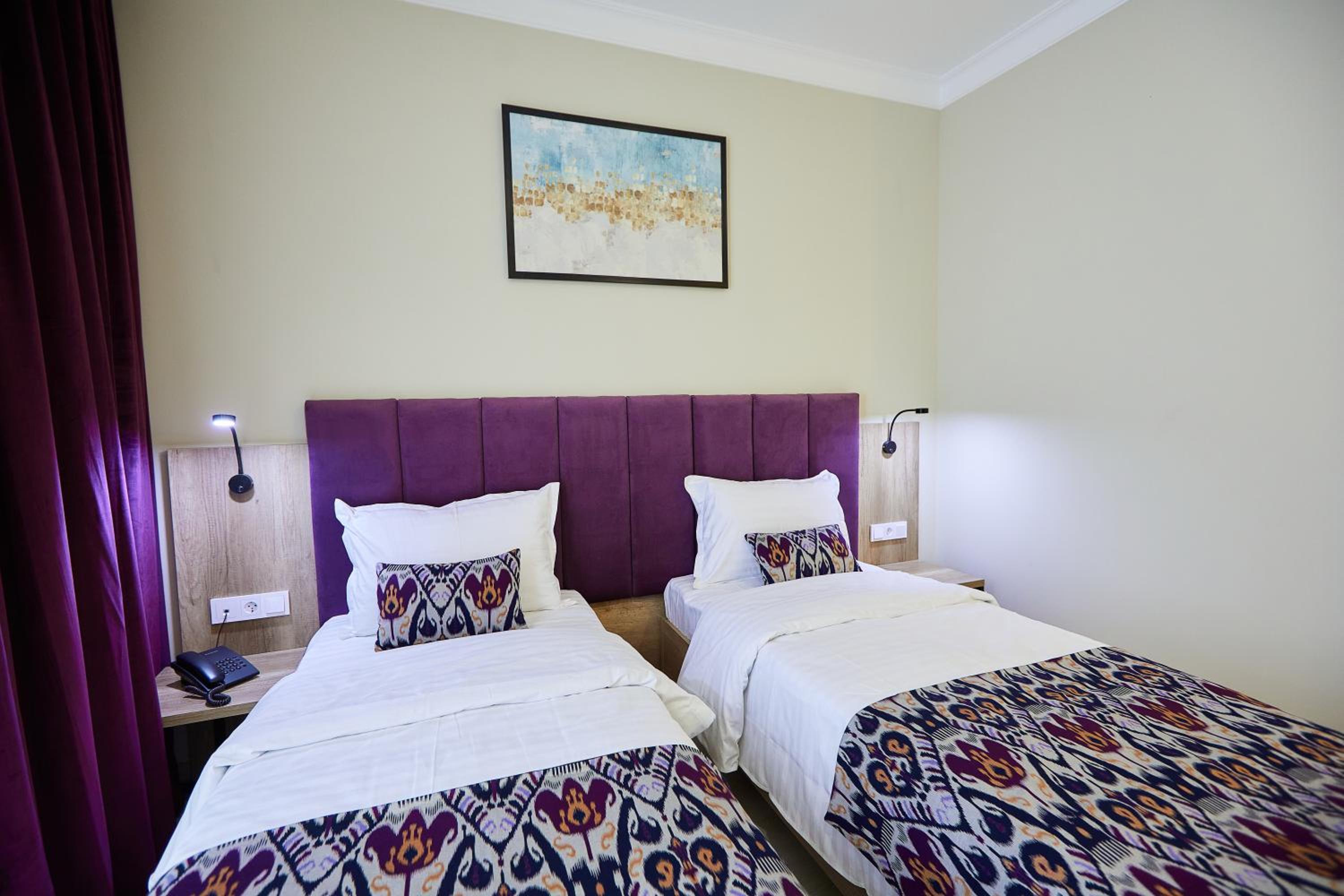 Standard Twin Room - Photo 8