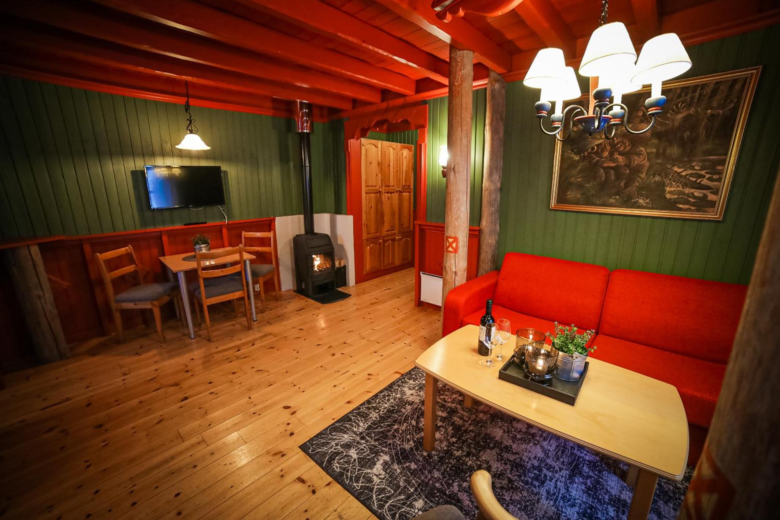 Superior One-Bedroom Cottage - Photo 2