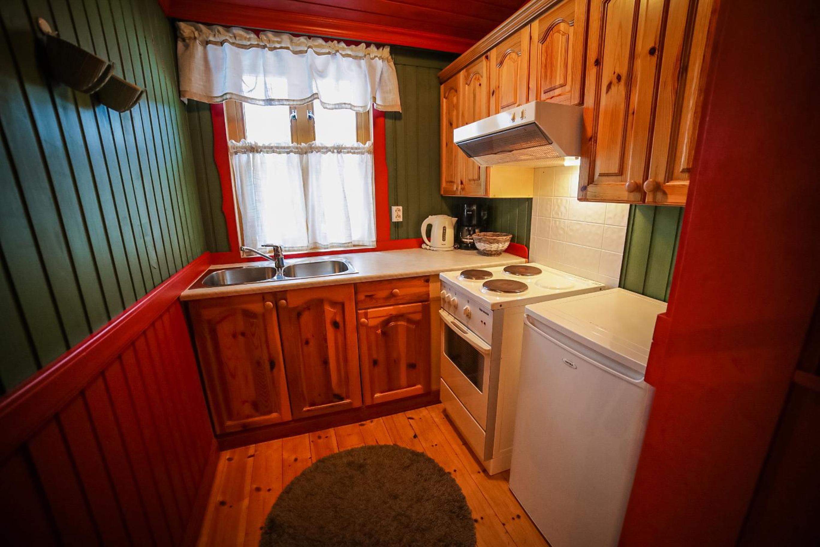 Superior One-Bedroom Cottage - Photo 10