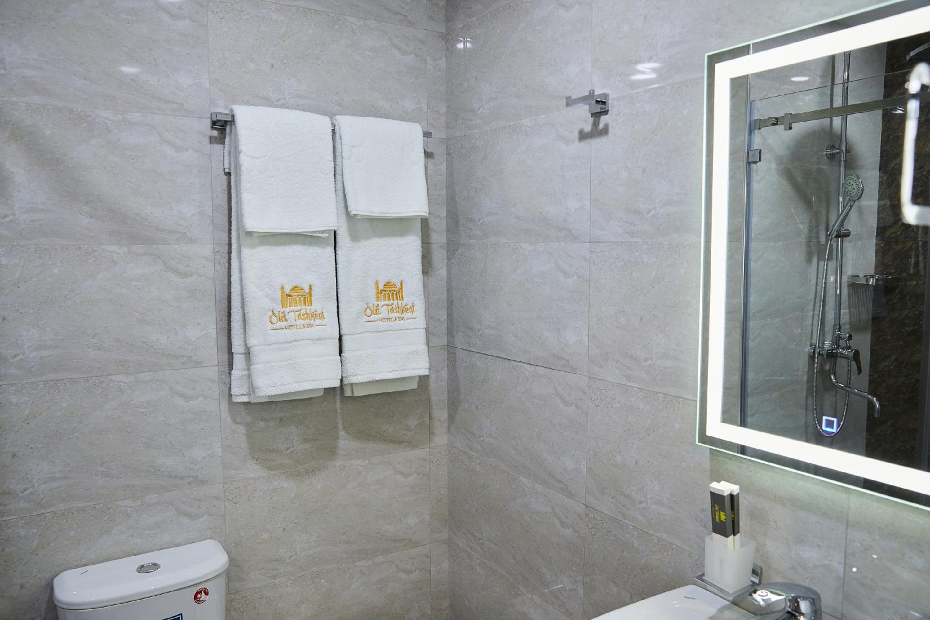 Double Room - Photo 6