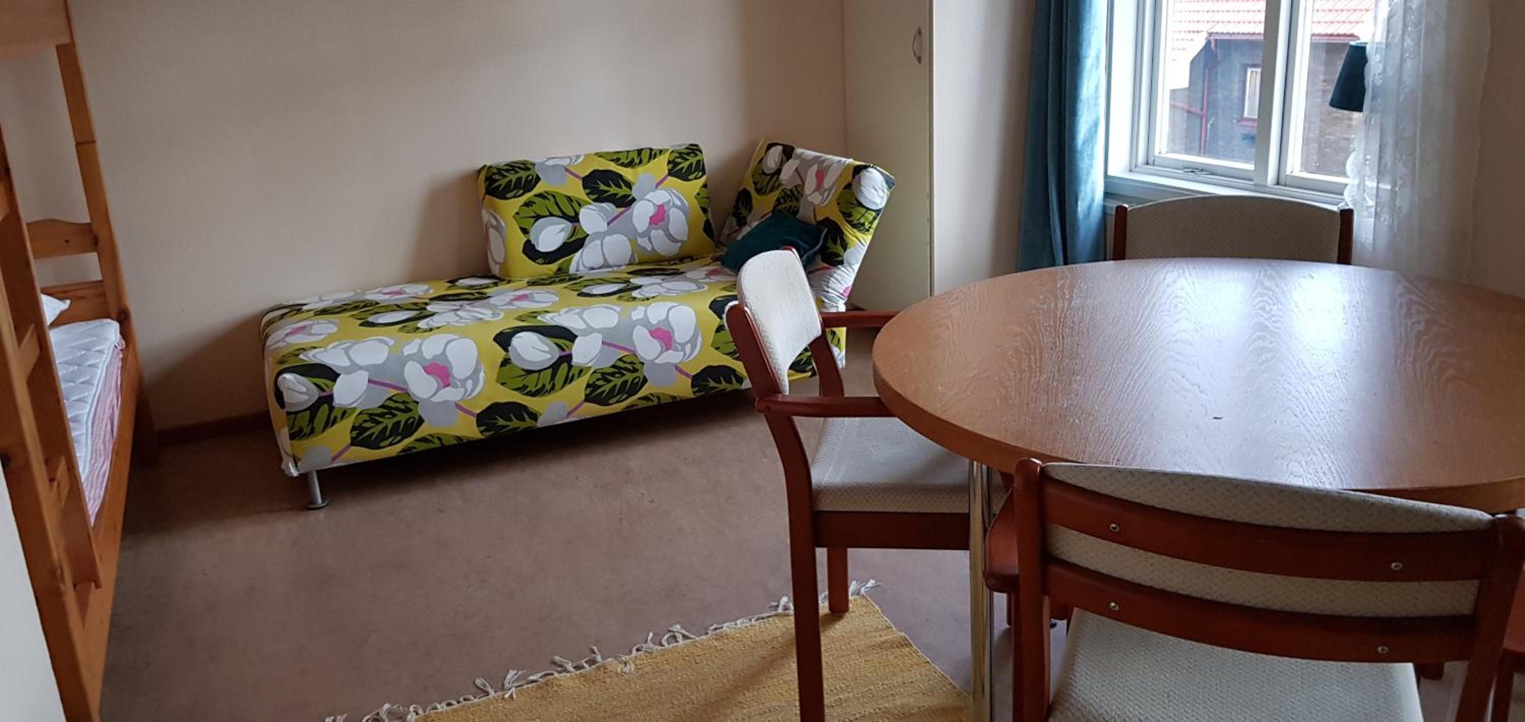 Standard Family Room - Photo 8