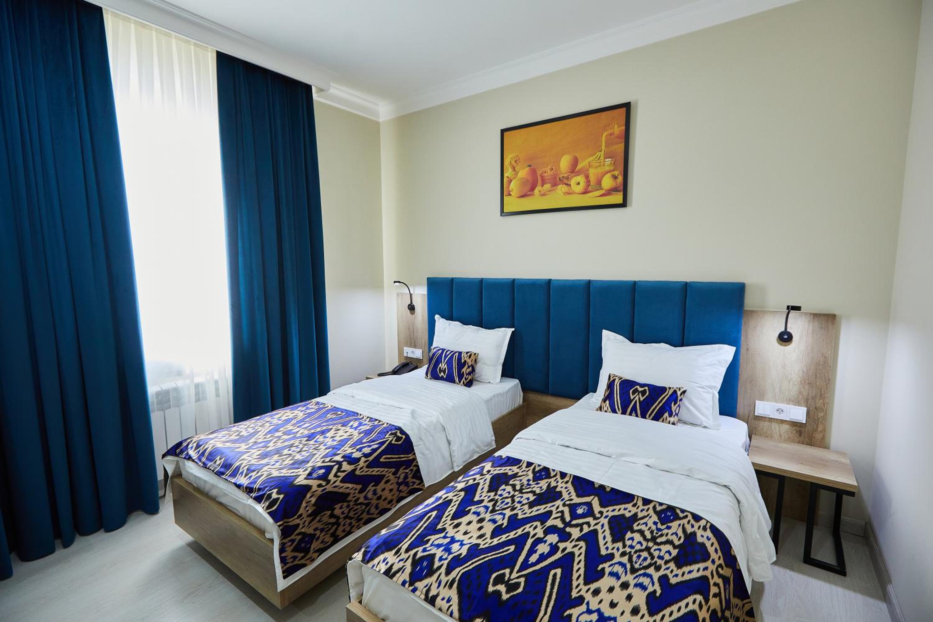 Standard Twin Room - Photo 2