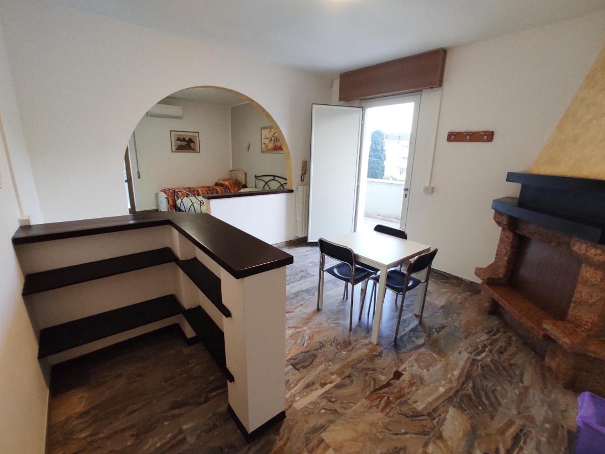 Double or Twin Room with Private Bathroom photo 3