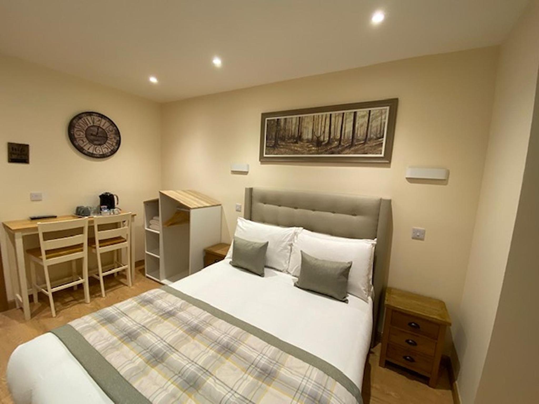 Deluxe Double Room with Shower - Photo 1