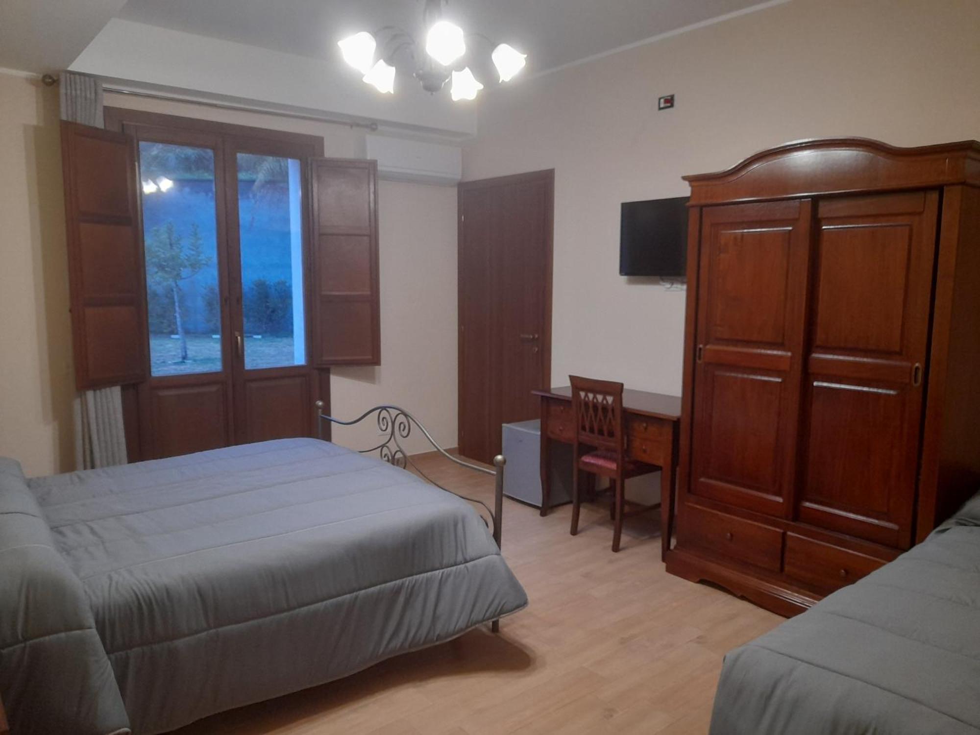 Double Room - Disability Access photo 3