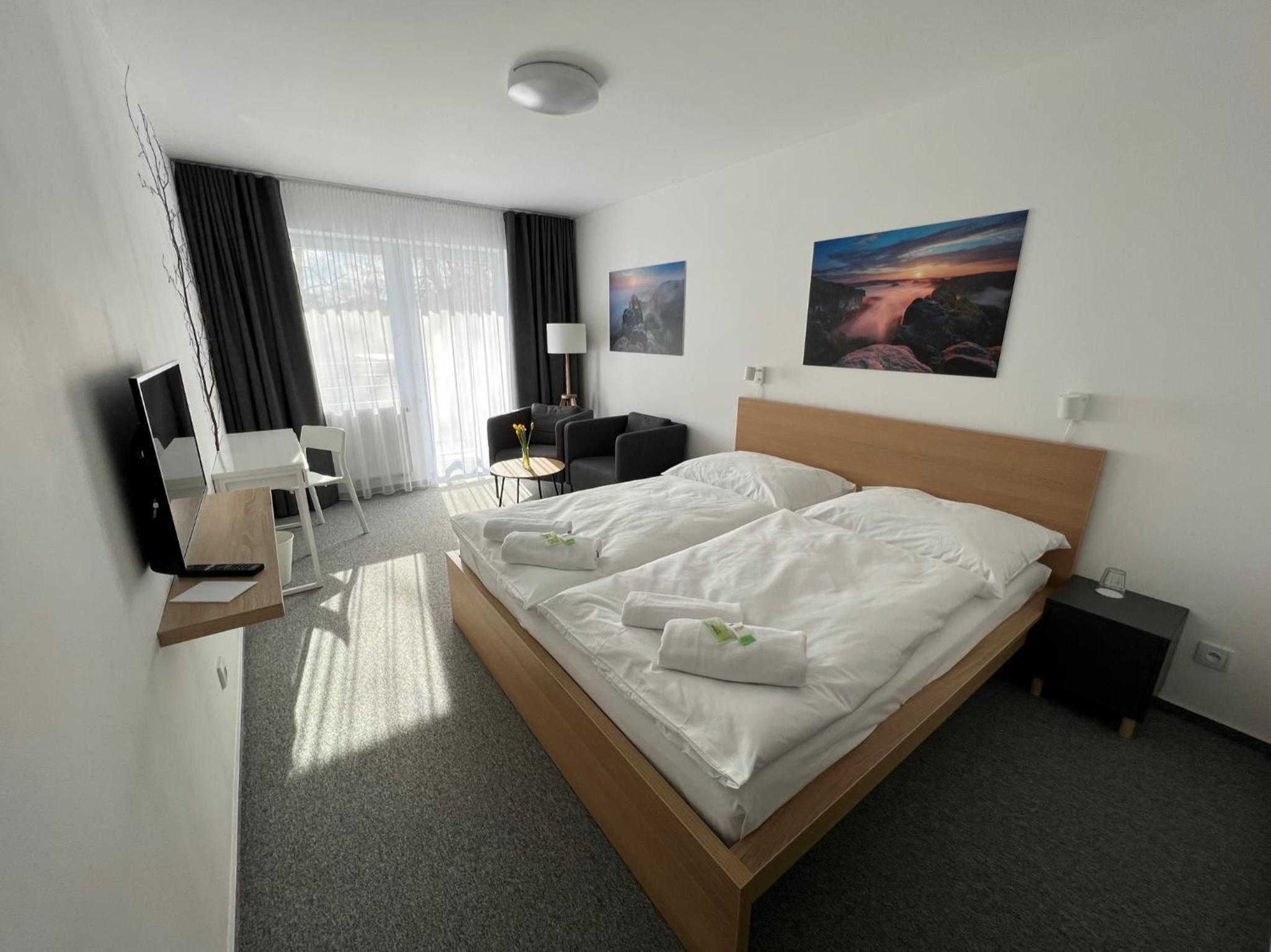 Double Room - Photo 6