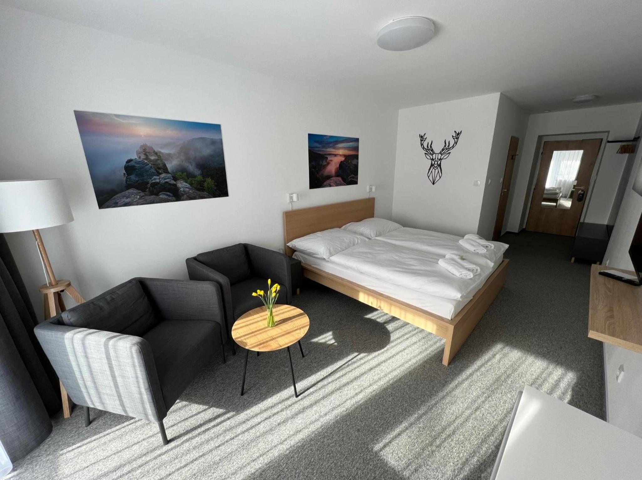 Double Room - Photo 8