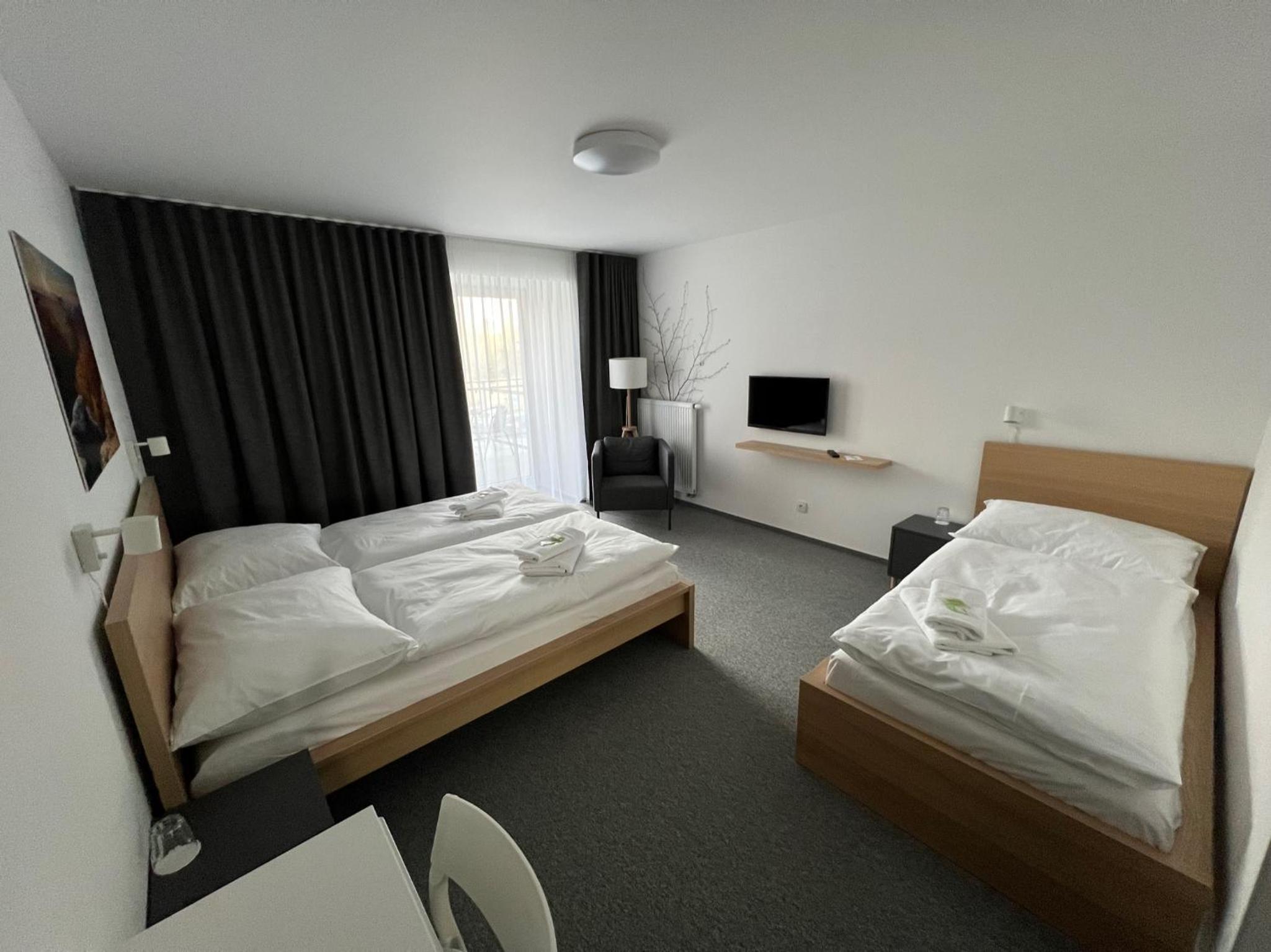 Triple Room - Photo 17