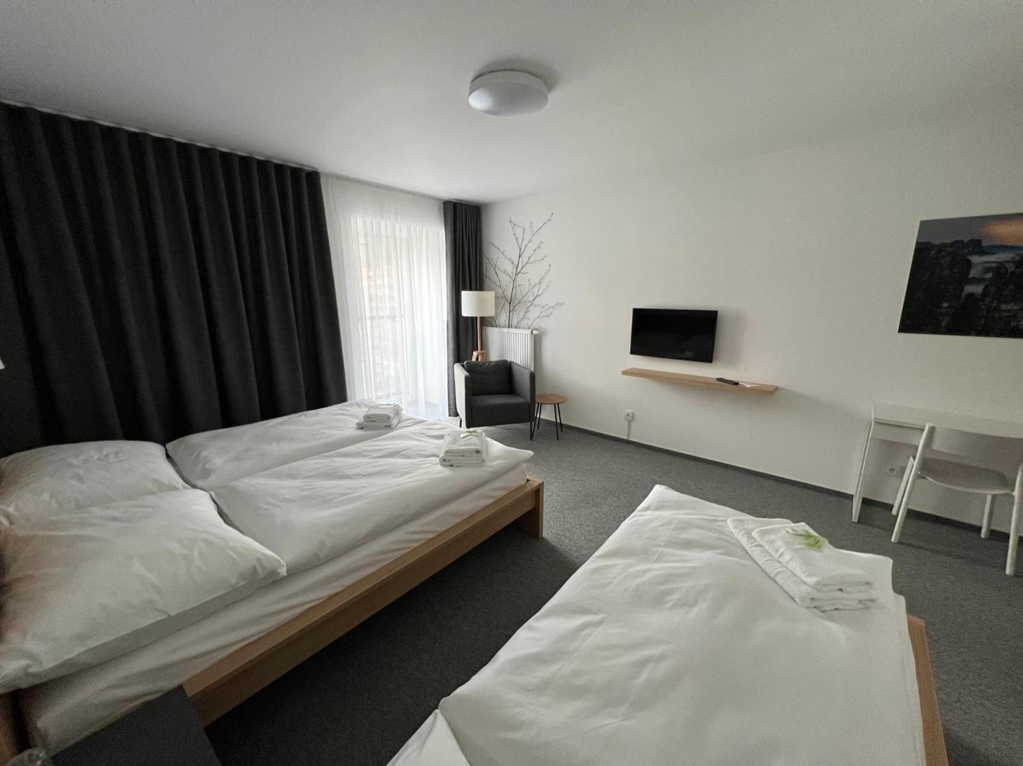Triple Room - Photo 13