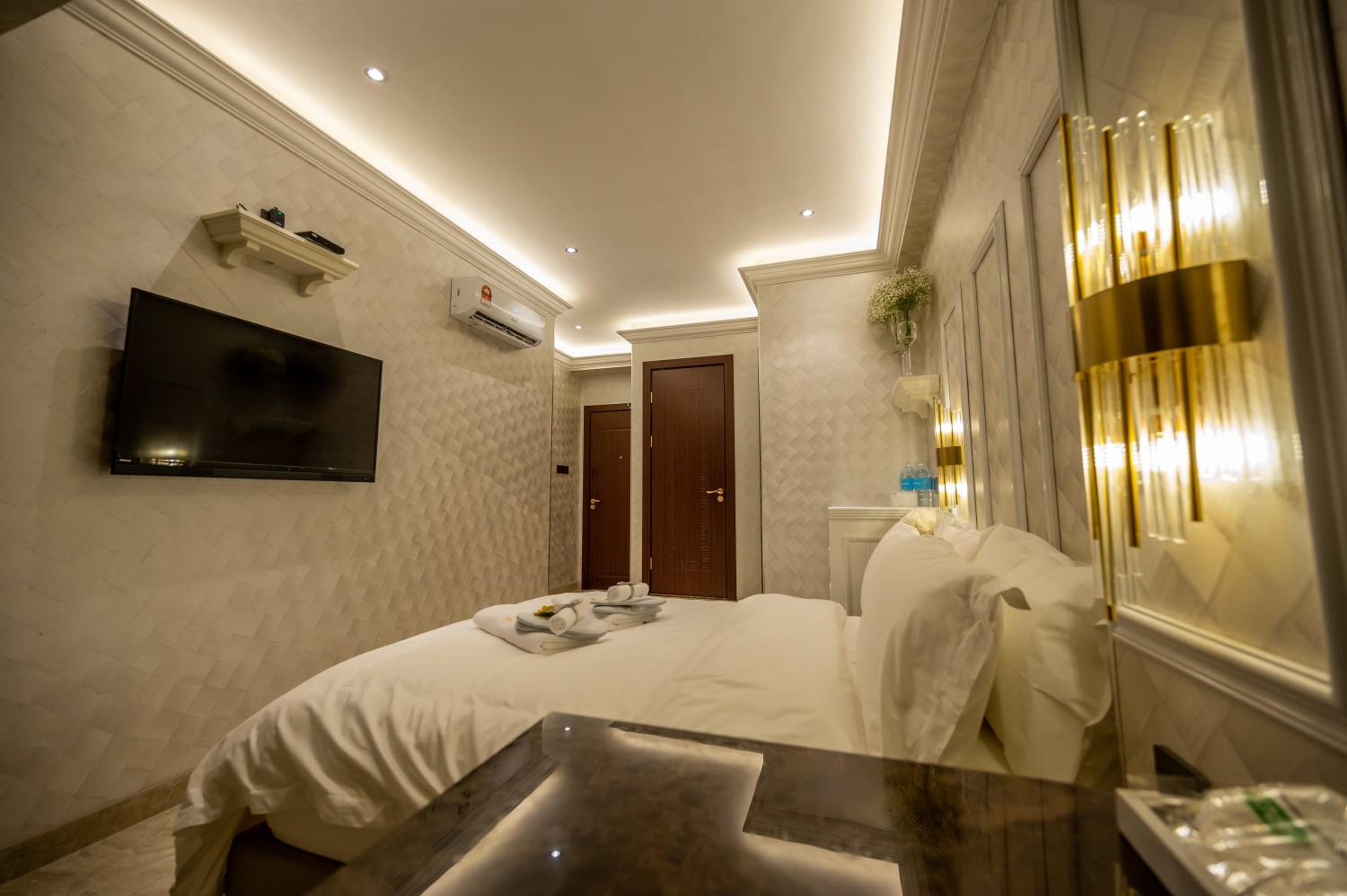 Standard Double Room - Photo 14