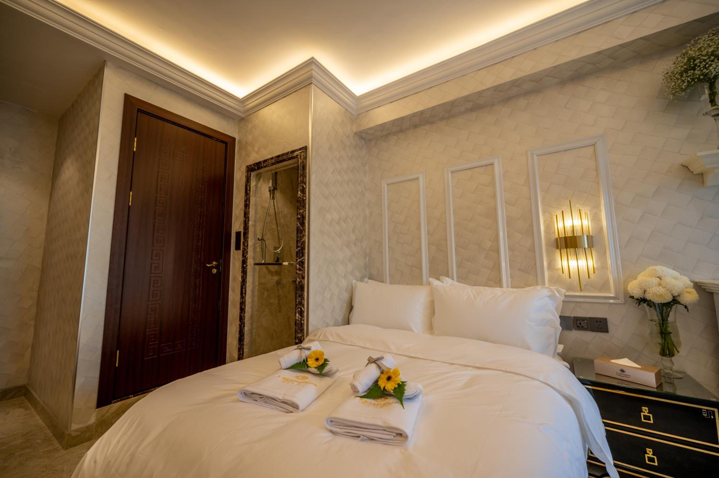Standard Double Room - Photo 25