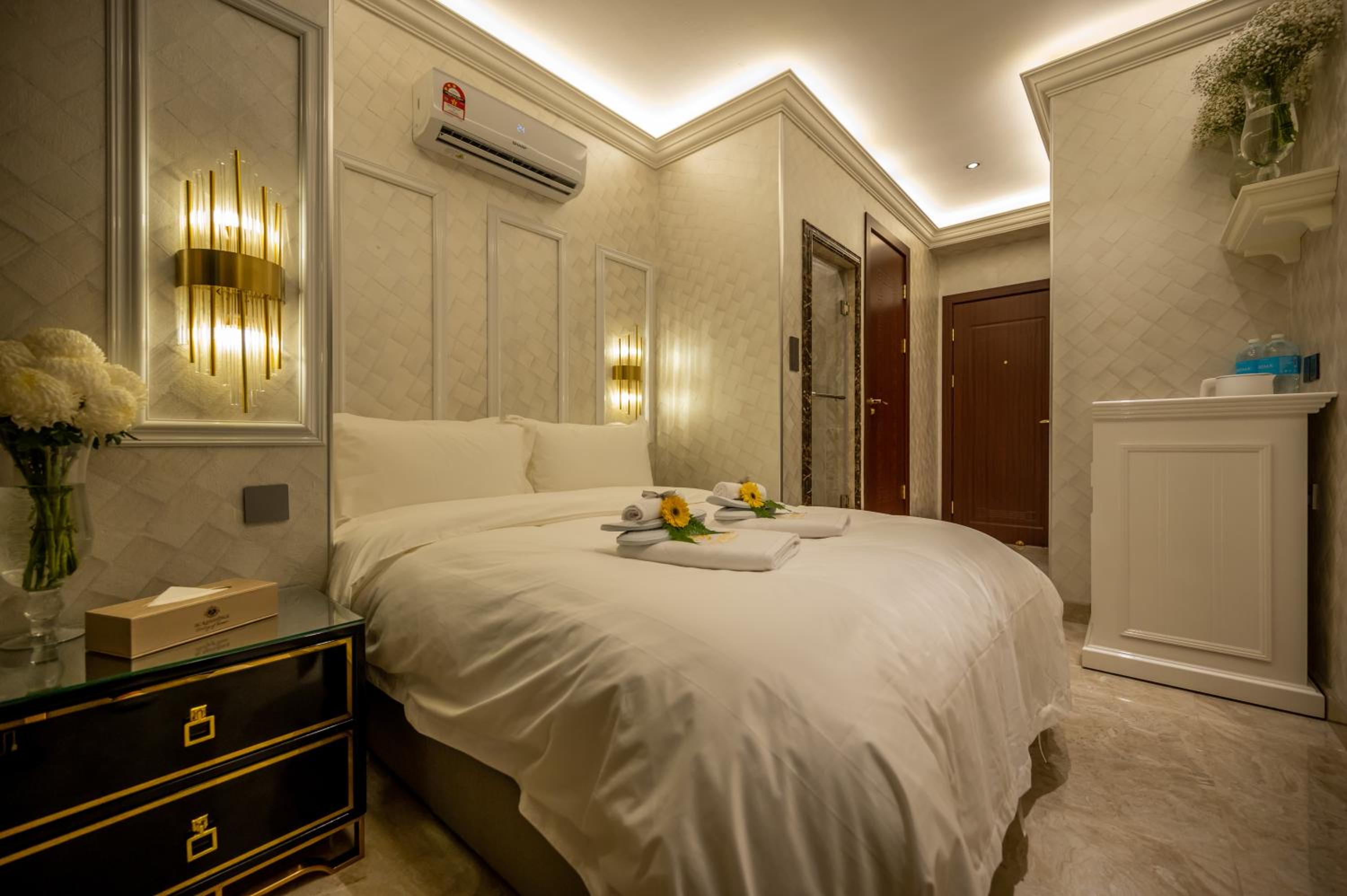 Standard Double Room - Photo 26