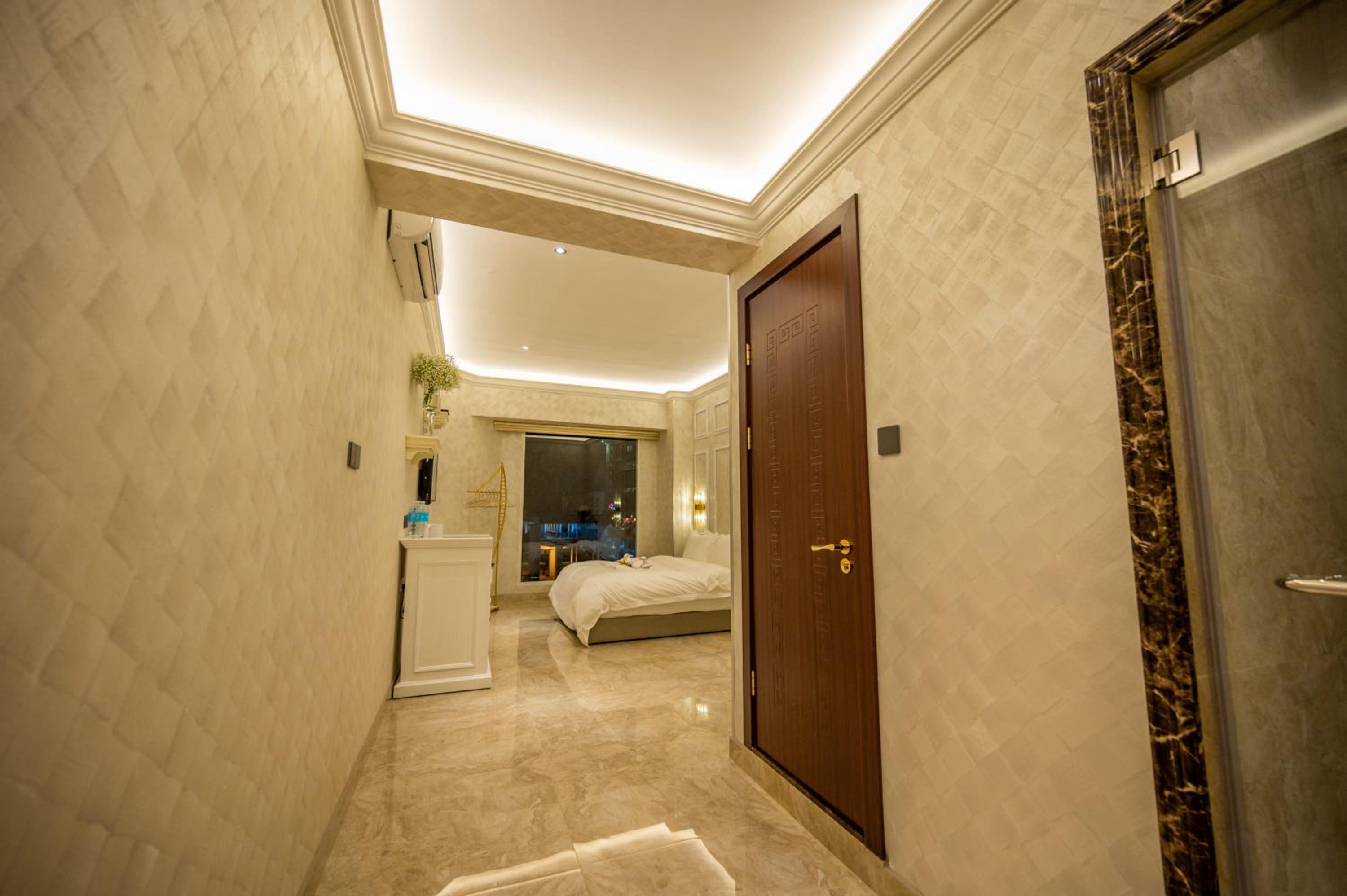 Double Room - Photo 12