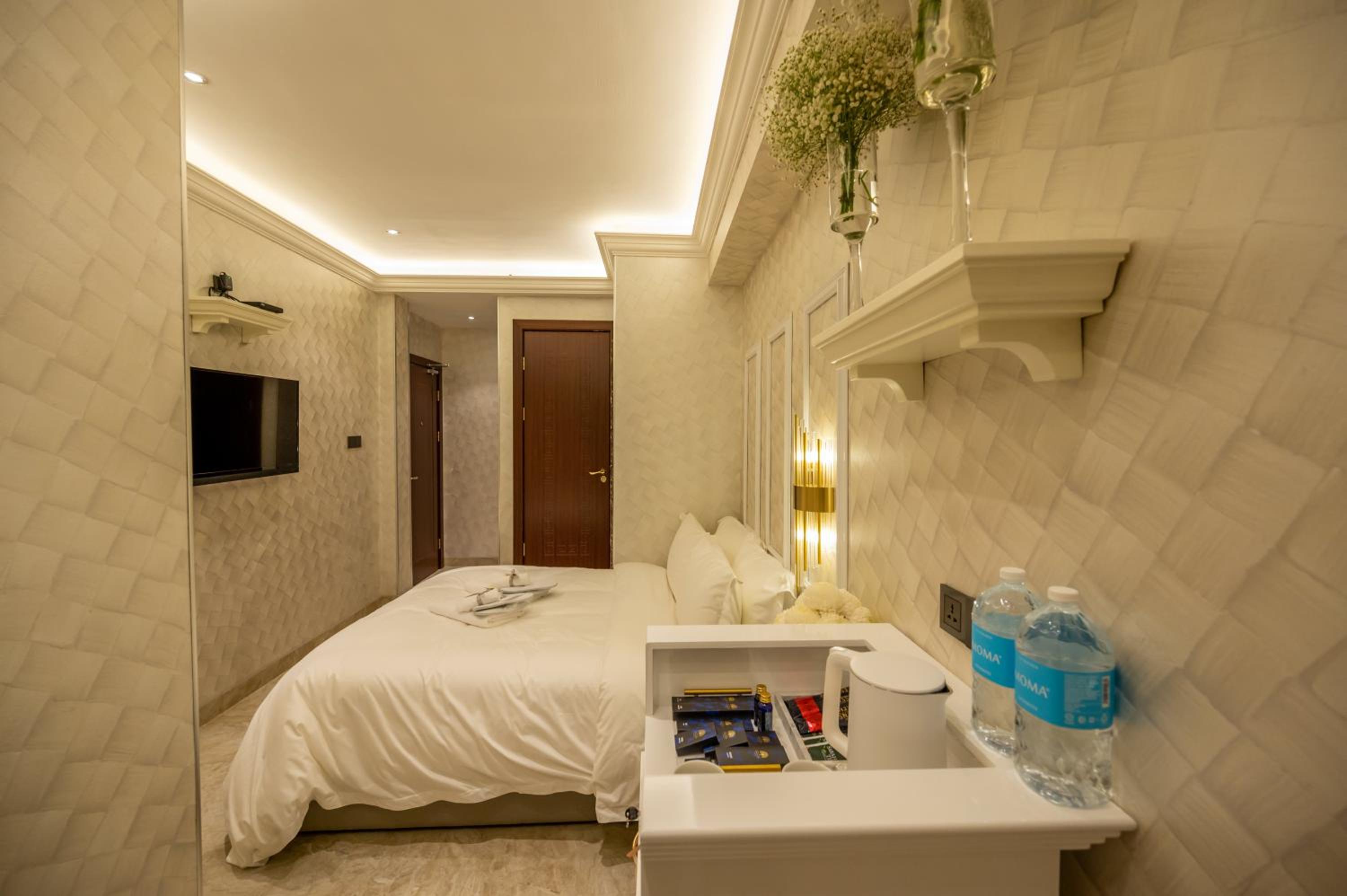 Standard Double Room - Photo 33