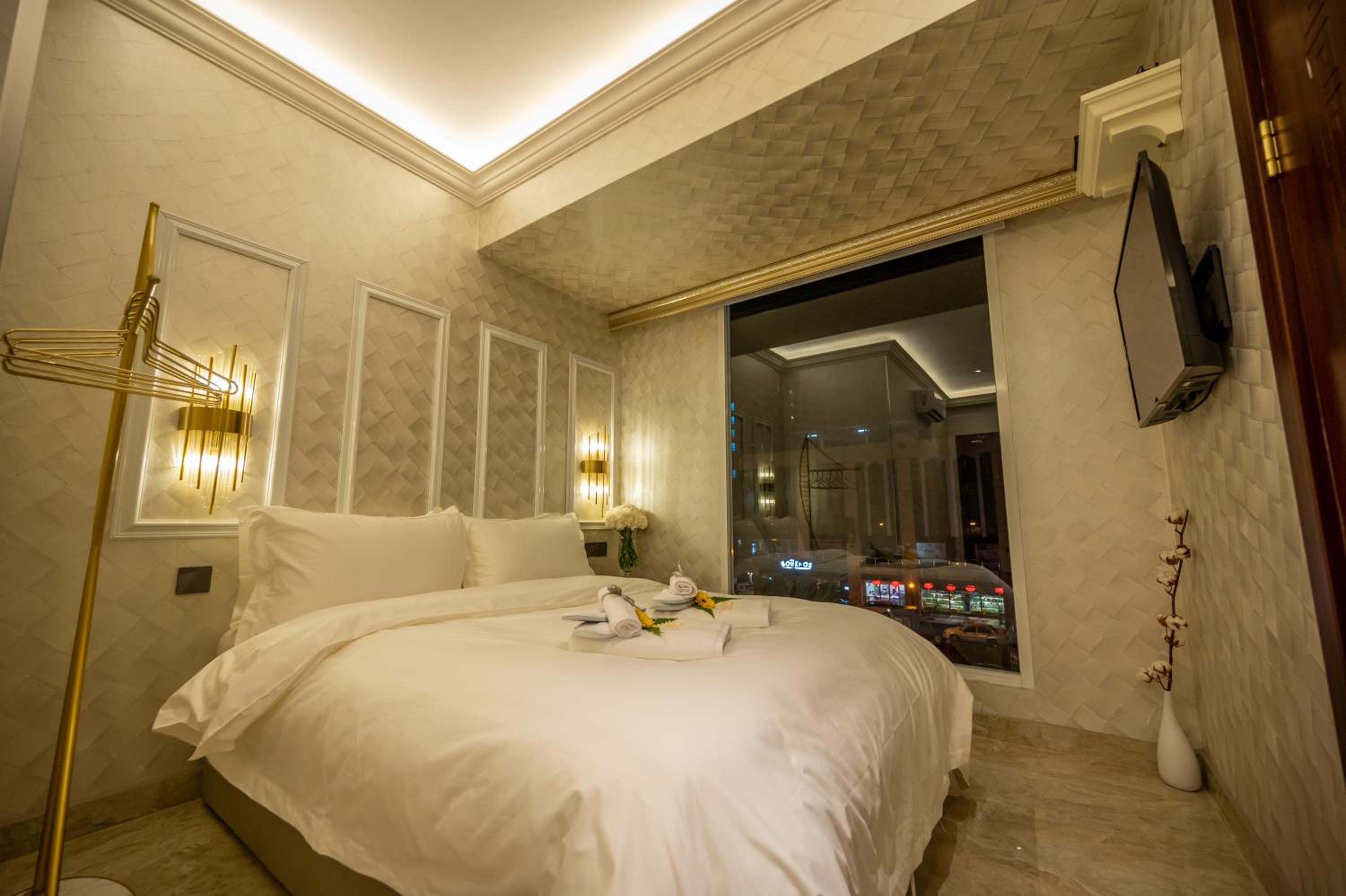 Standard Double Room - Photo 35
