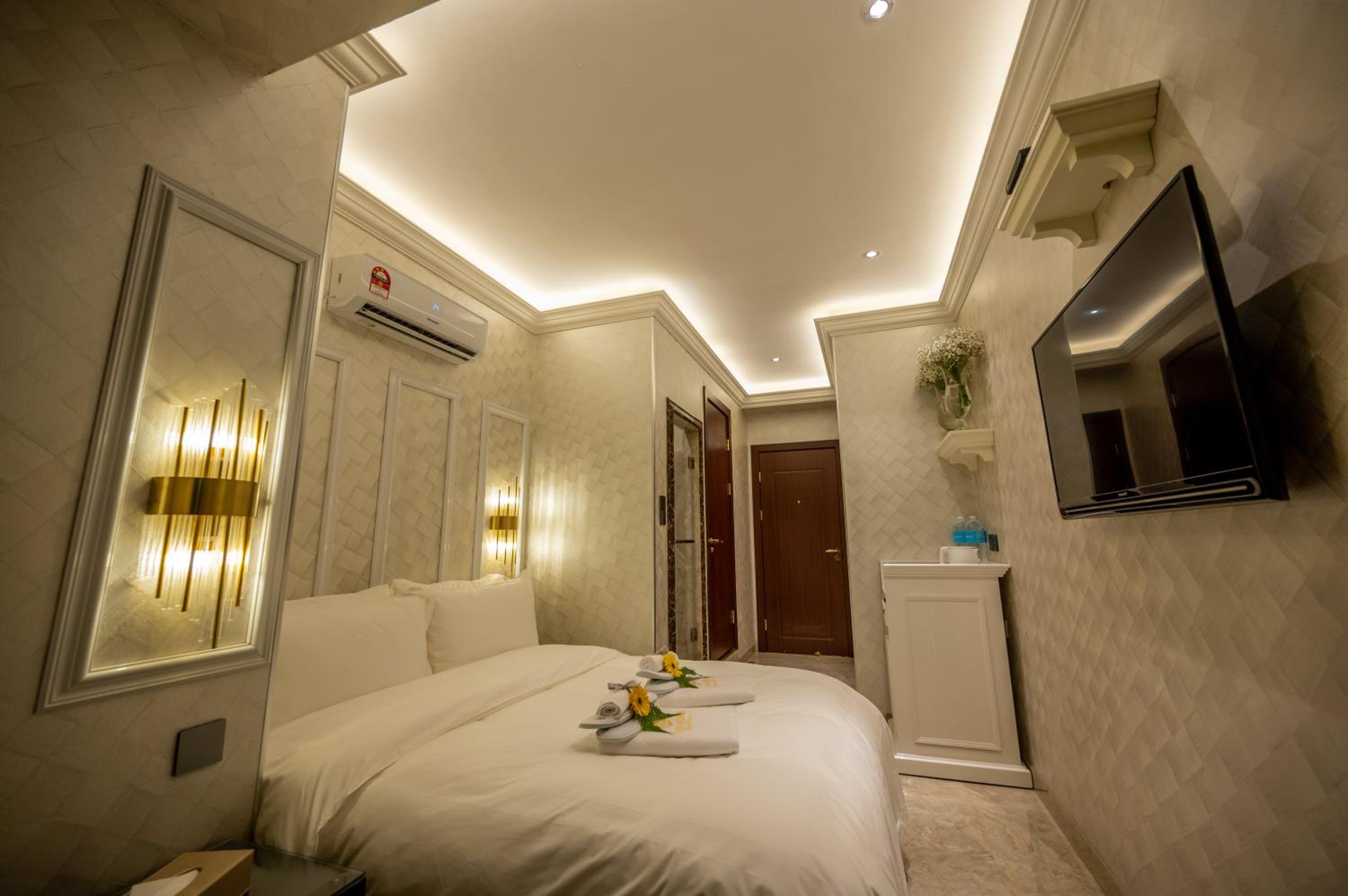 Standard Double Room - Photo 40